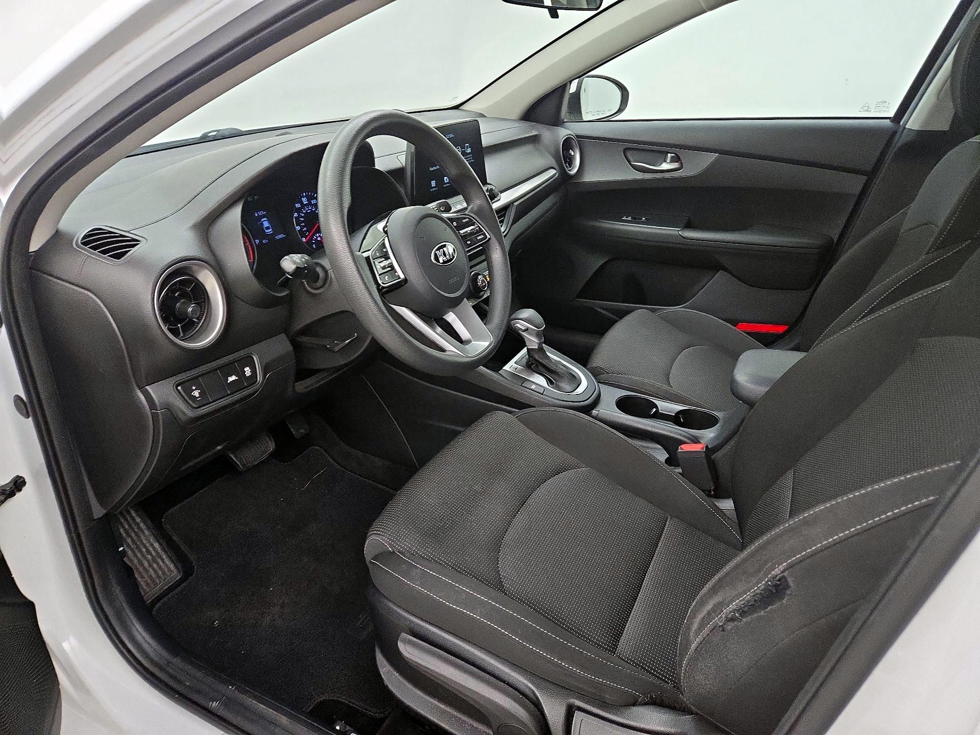 Thumbnail: 2021 Kia Forte - 11