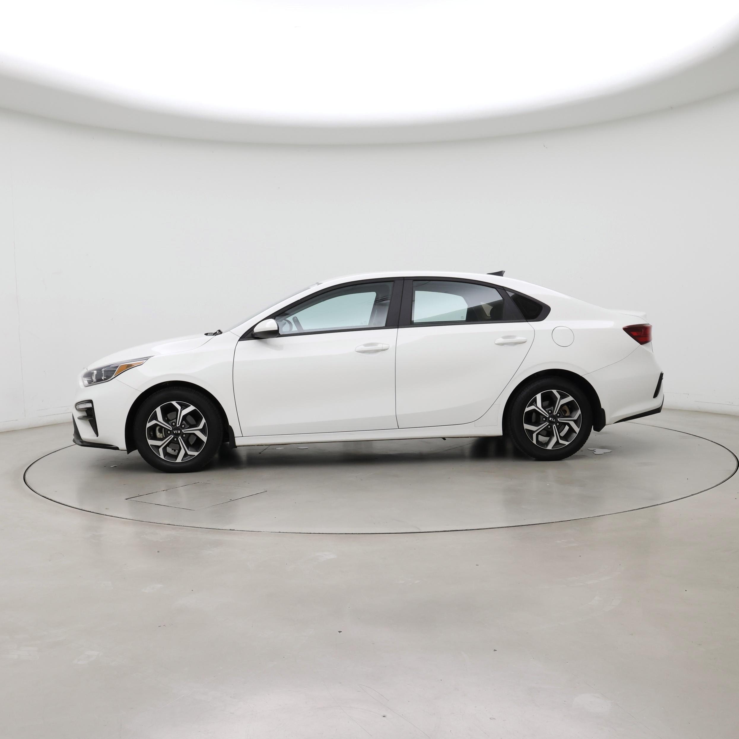 Thumbnail: 2021 Kia Forte - 3