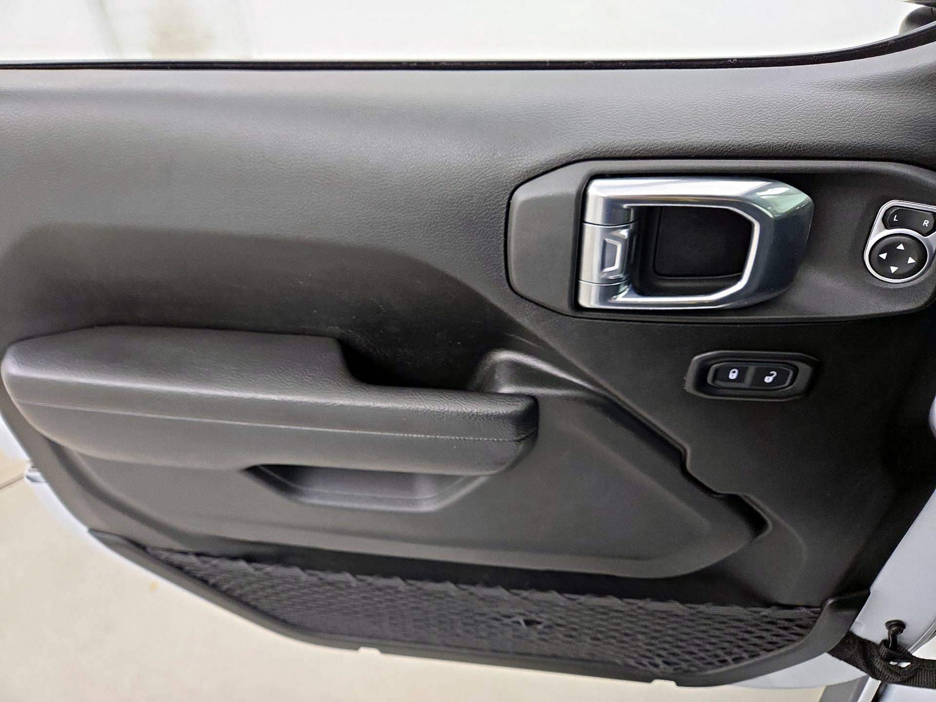 Thumbnail: 2022 Jeep Gladiator - 12