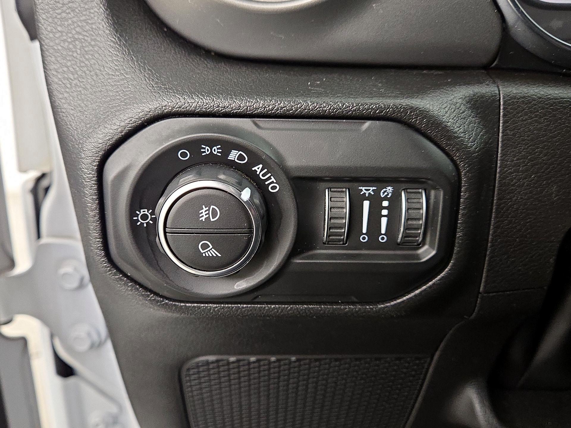 Thumbnail: 2022 Jeep Gladiator - 13