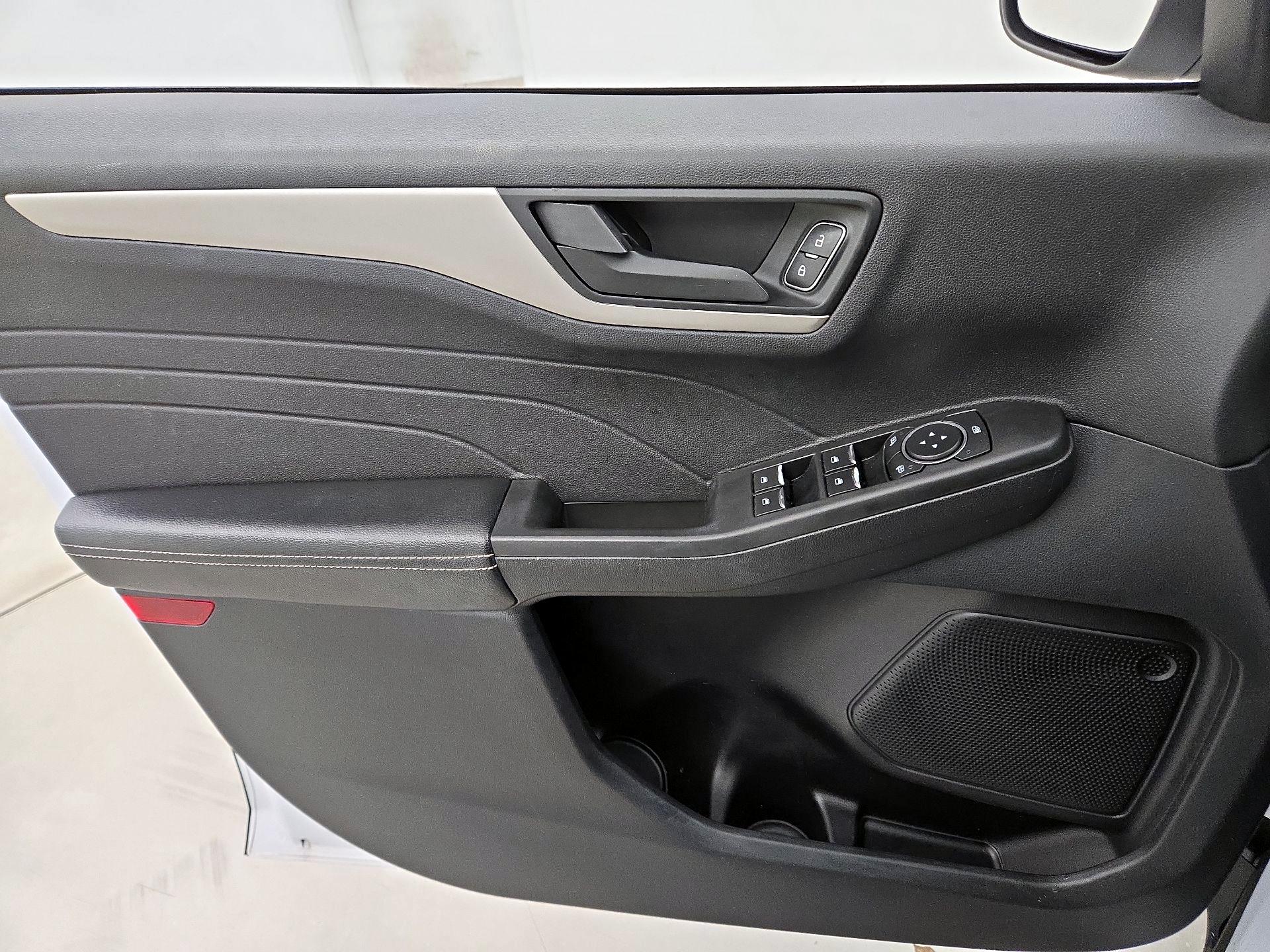 Thumbnail: 2022 Ford Escape - 12