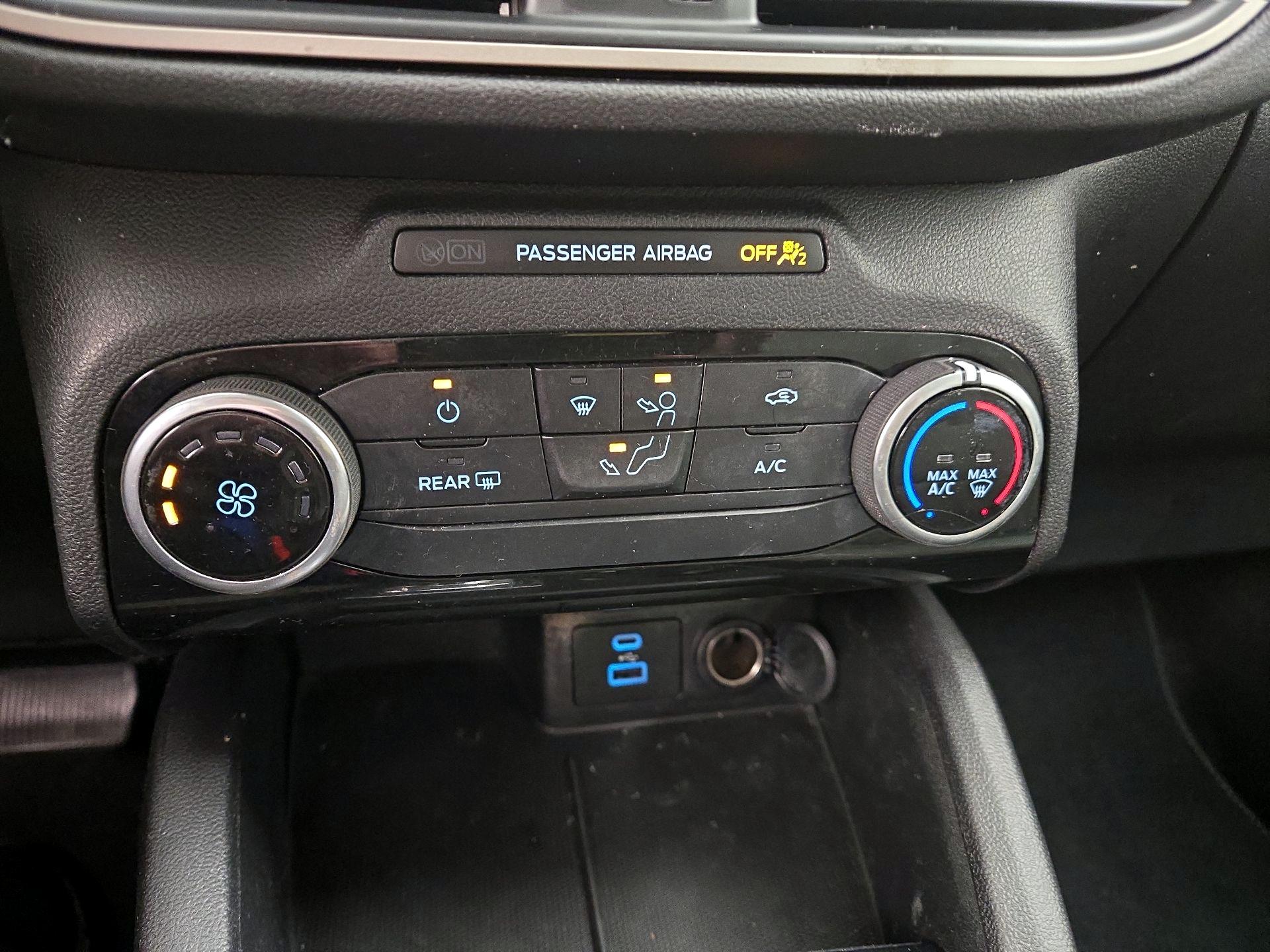 Thumbnail: 2022 Ford Escape - 16