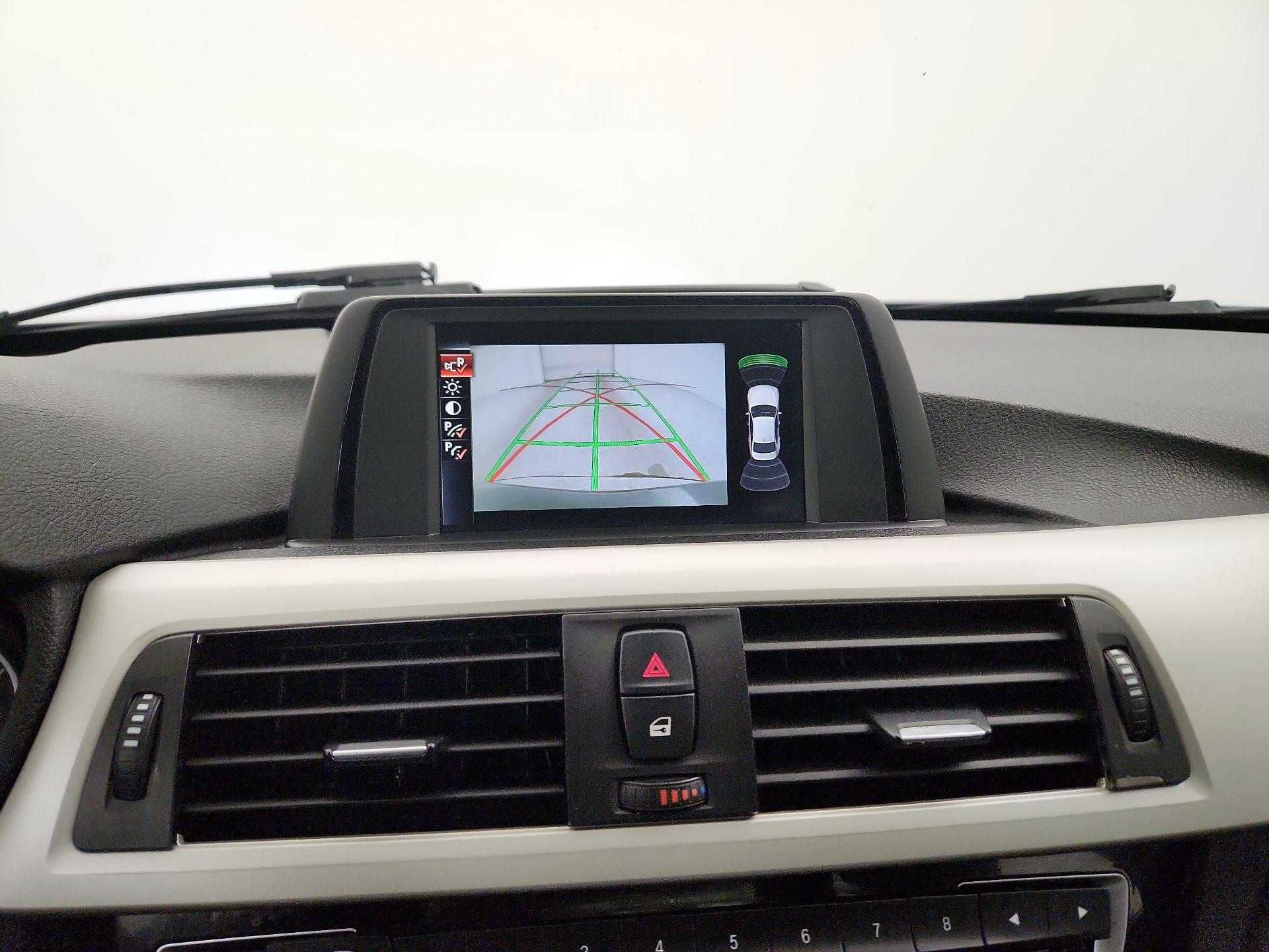 Thumbnail: 2016 BMW 3 Series - 12