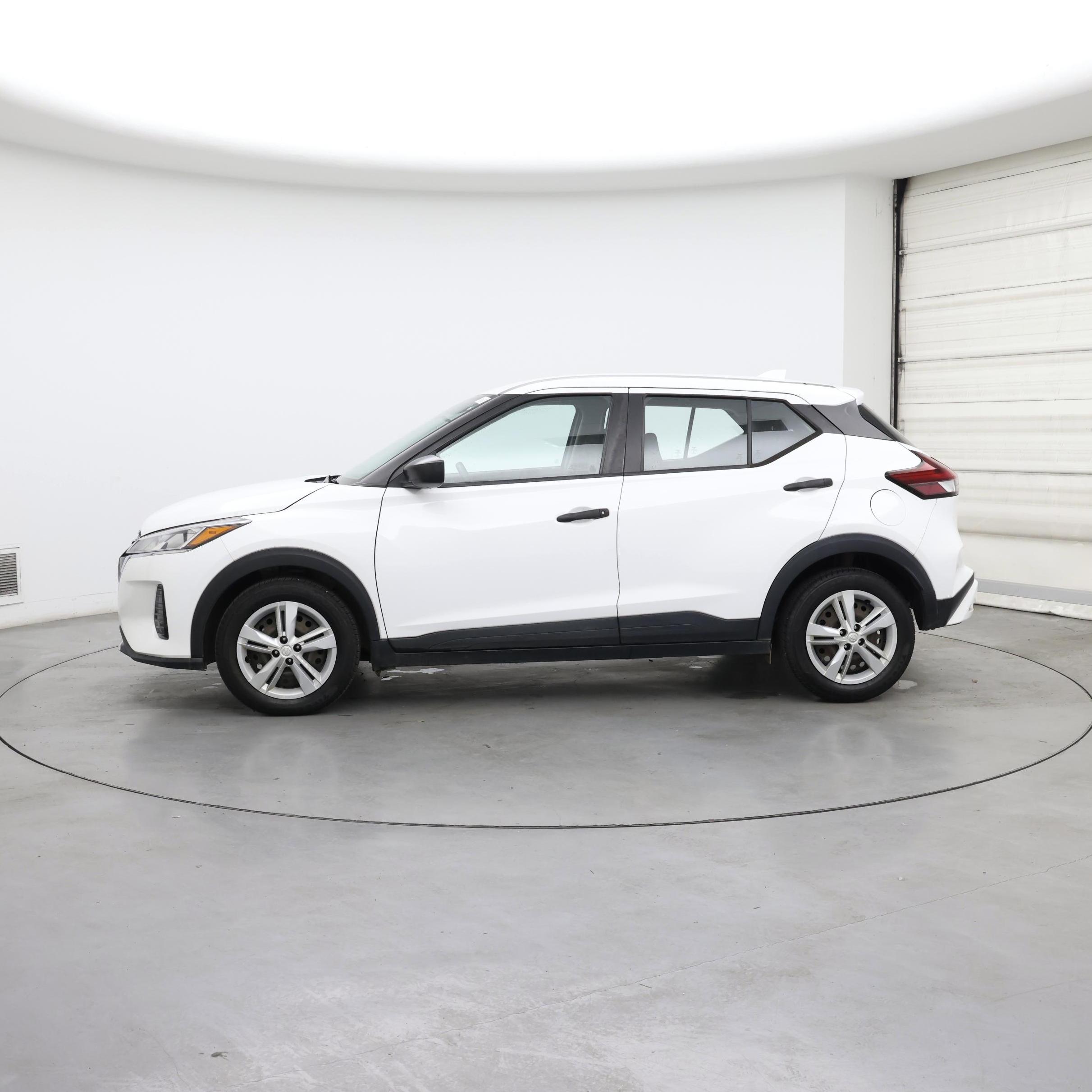 Thumbnail: 2022 Nissan Kicks - 3