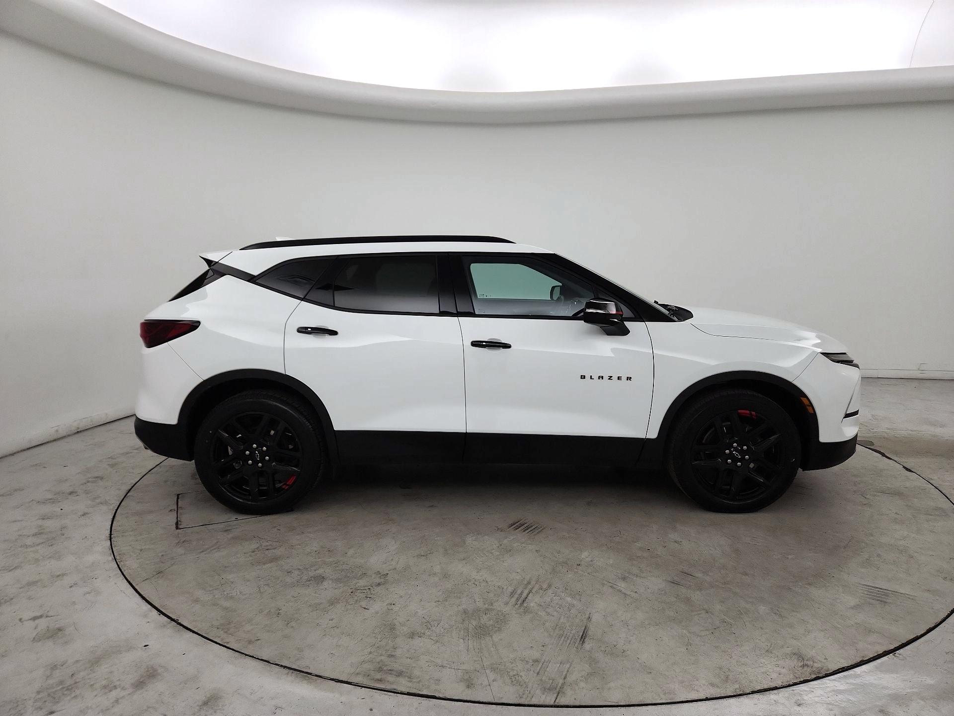 Thumbnail: 2023 Chevrolet Blazer - 4