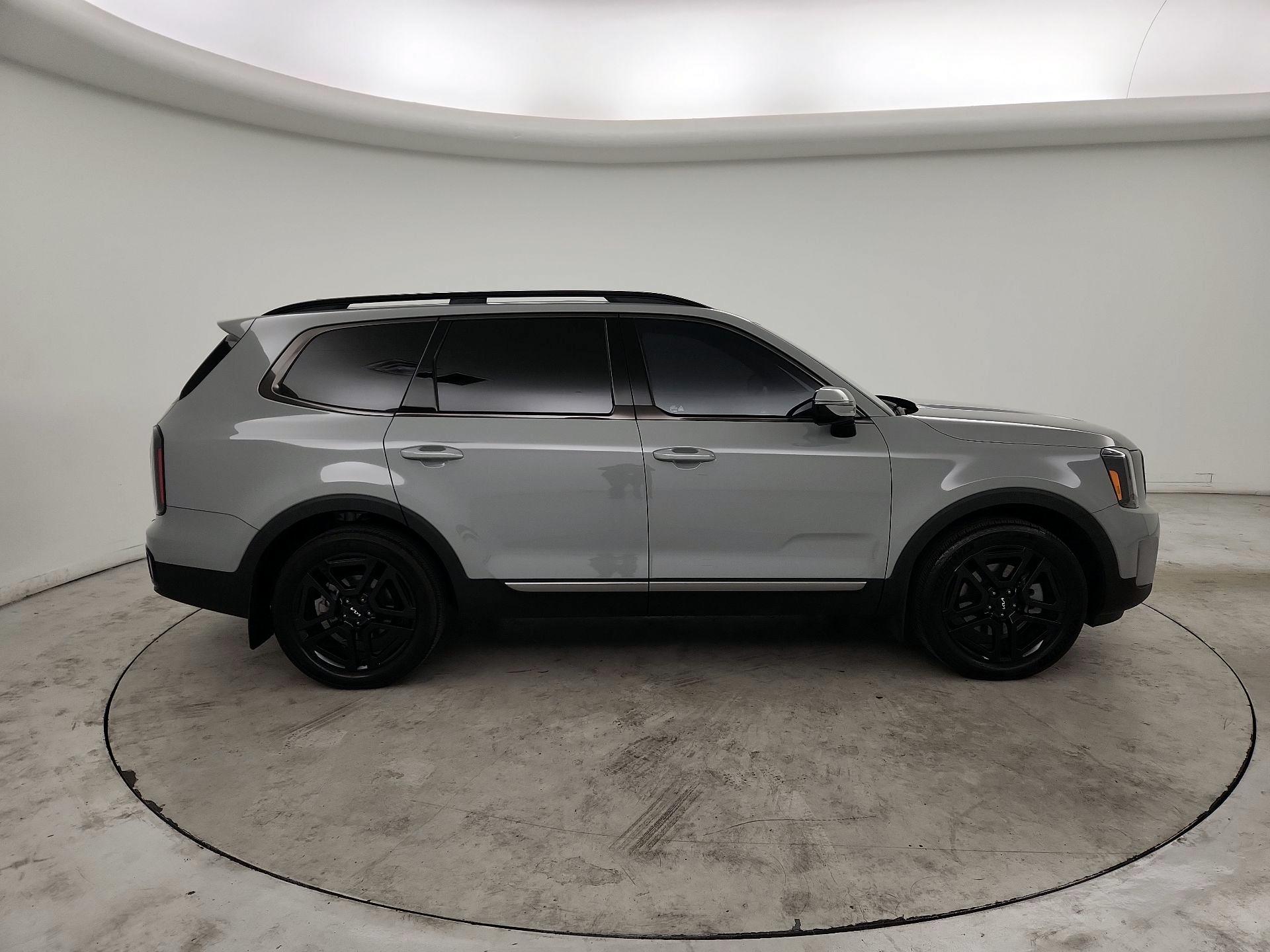 Thumbnail: 2023 Kia Telluride - 4