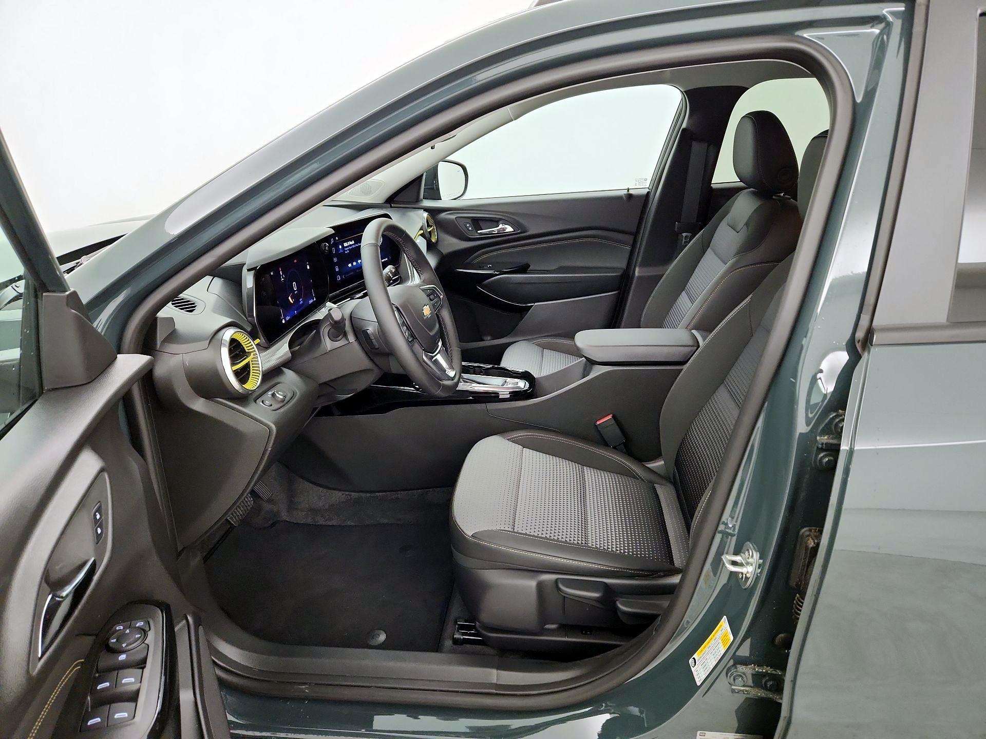 Thumbnail: 2025 Chevrolet Trax - 9