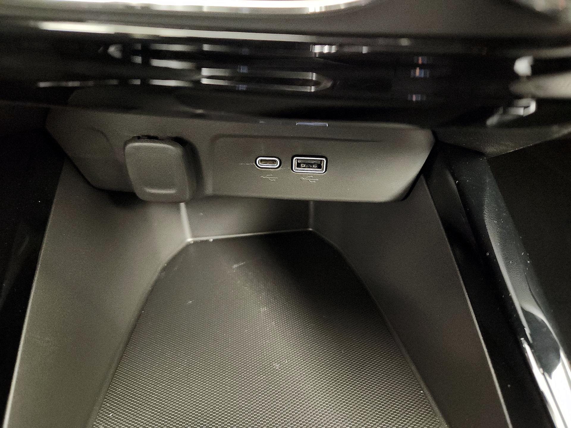 Thumbnail: 2025 Chevrolet Trax - 16