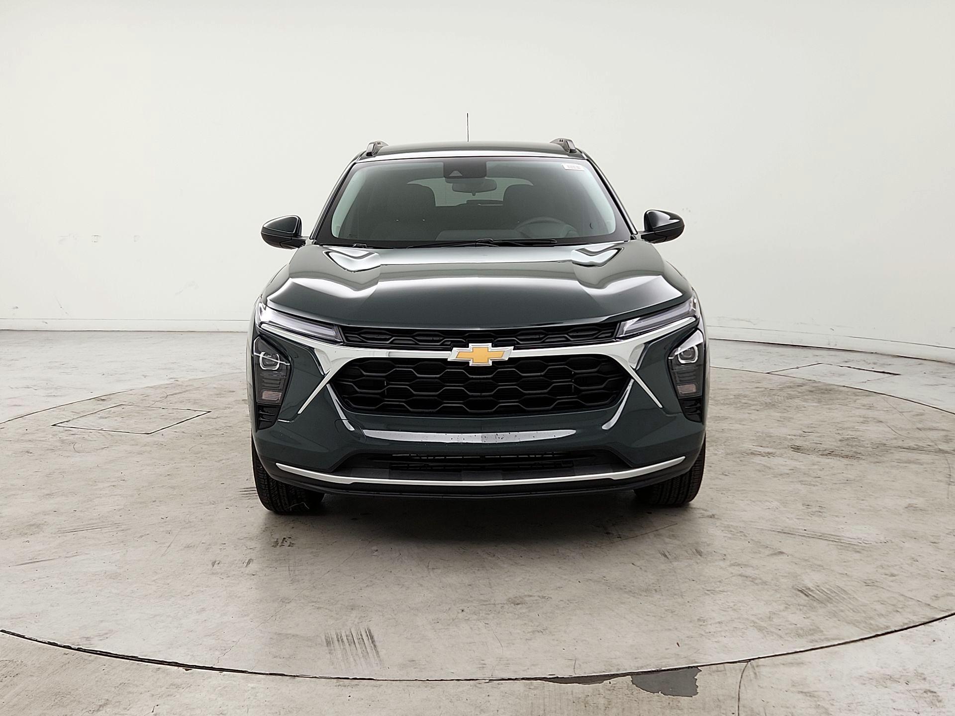 Thumbnail: 2025 Chevrolet Trax - 2