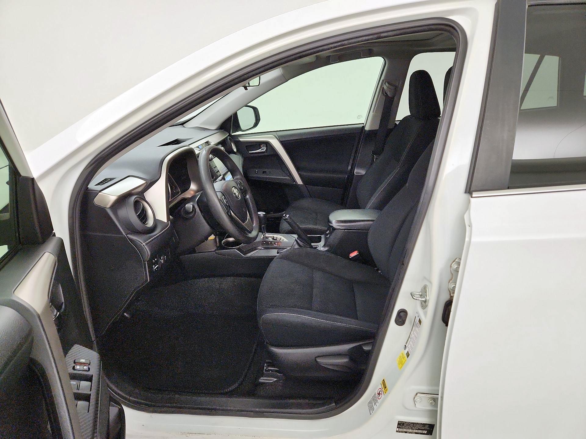 Thumbnail: 2015 Toyota RAV4 - 9