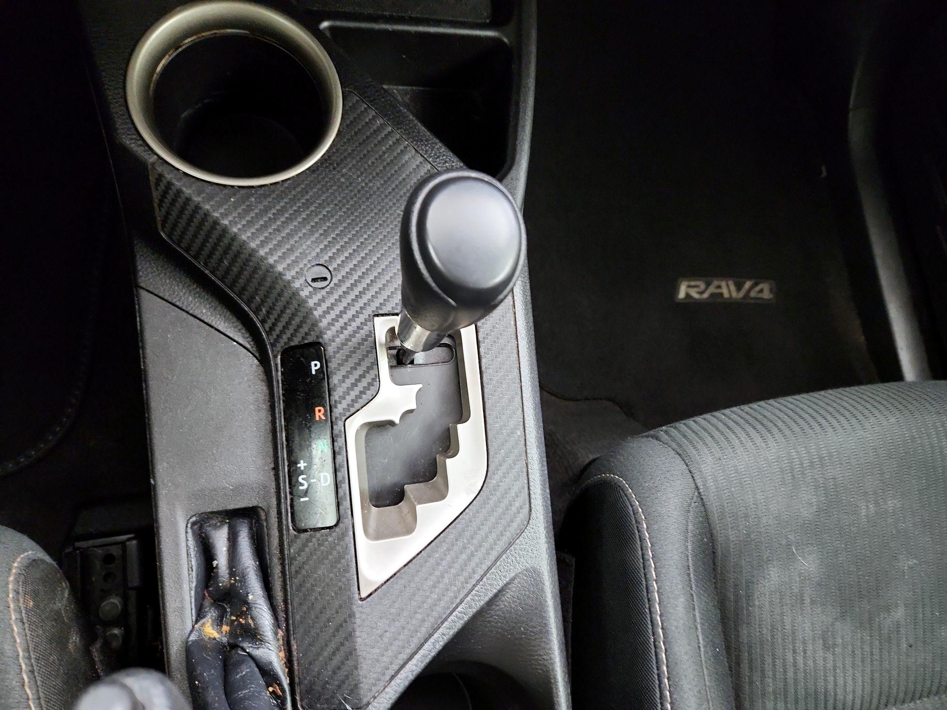 Thumbnail: 2015 Toyota RAV4 - 15