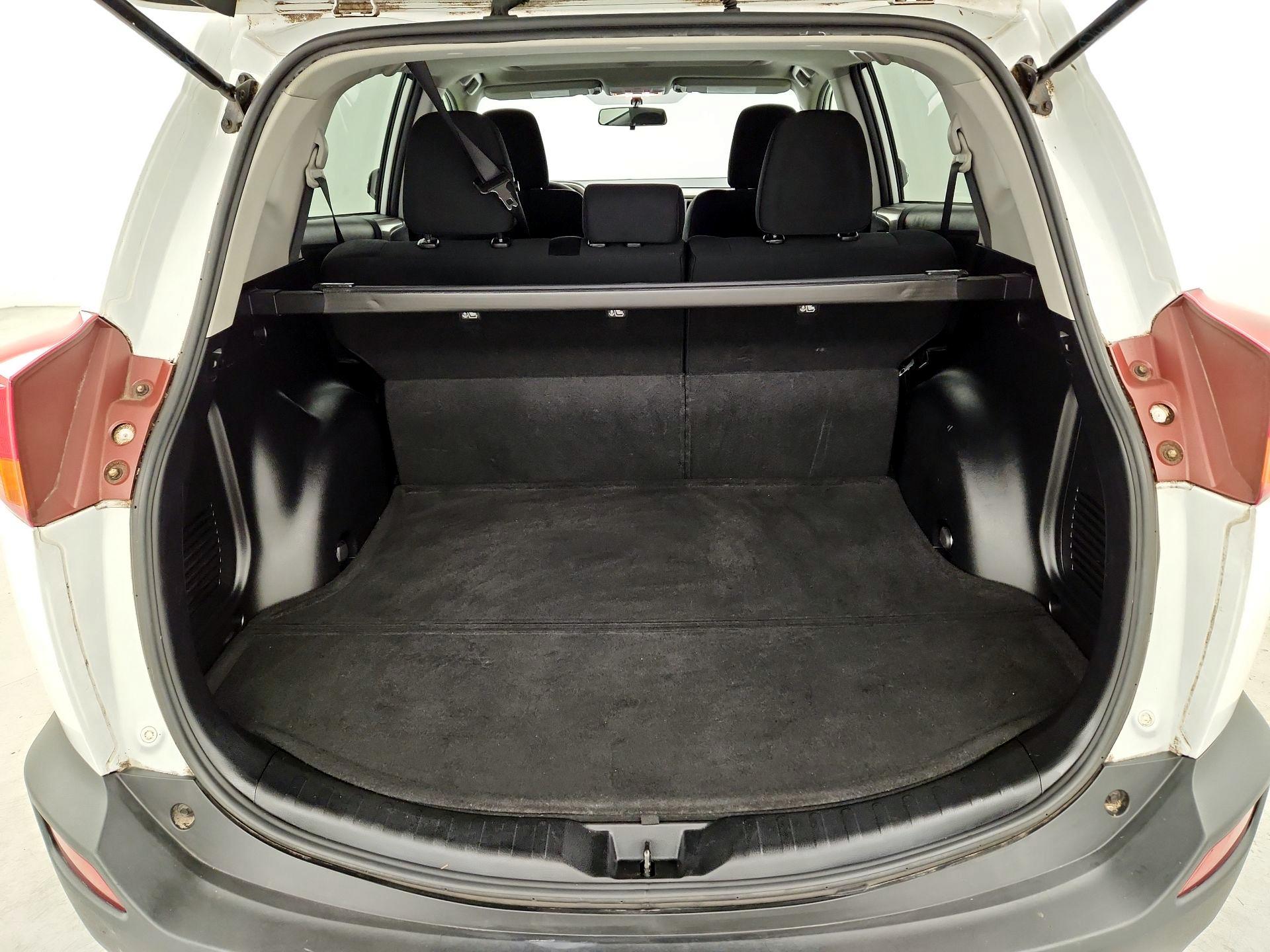 Thumbnail: 2015 Toyota RAV4 - 19