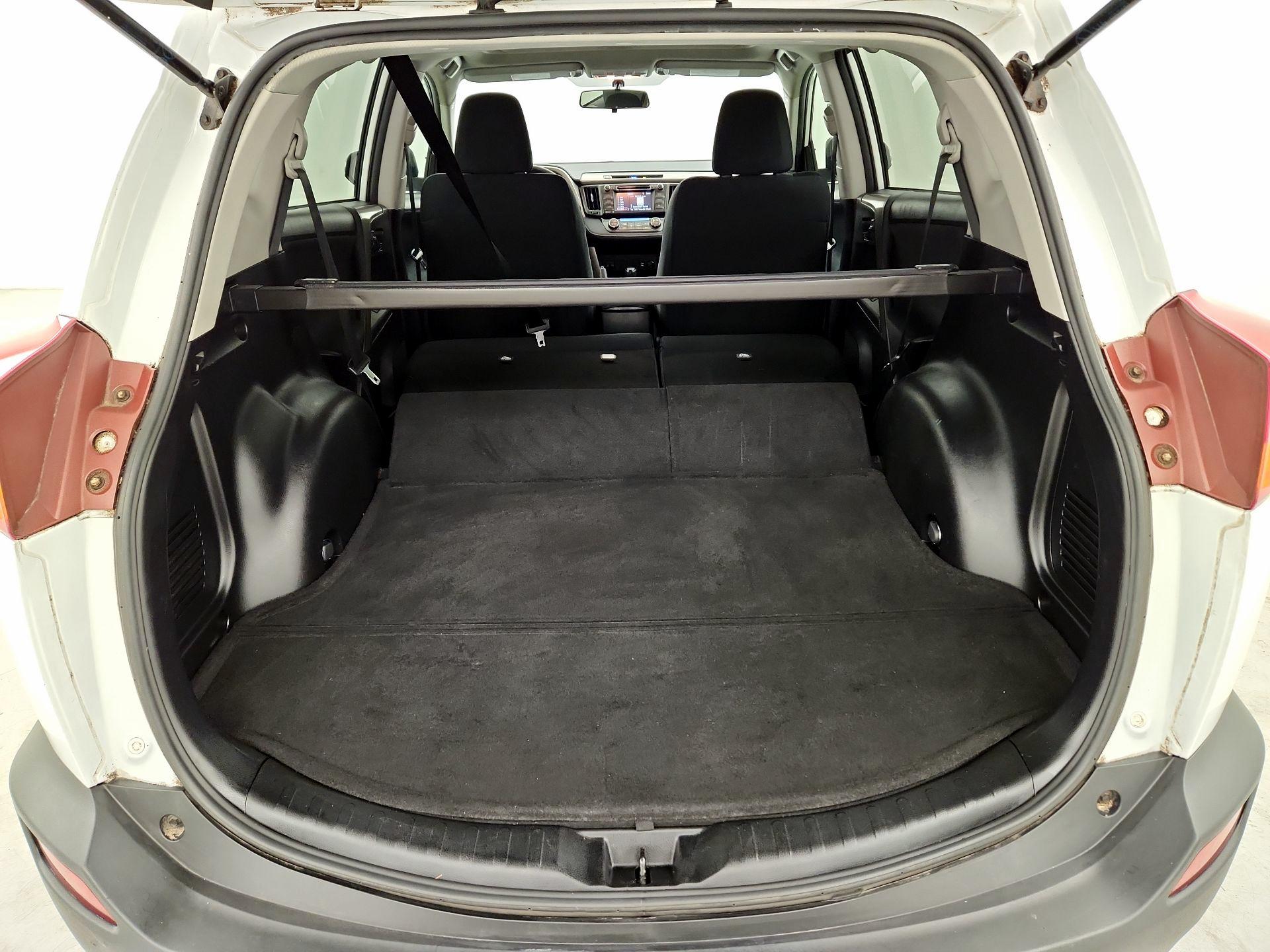 Thumbnail: 2015 Toyota RAV4 - 20