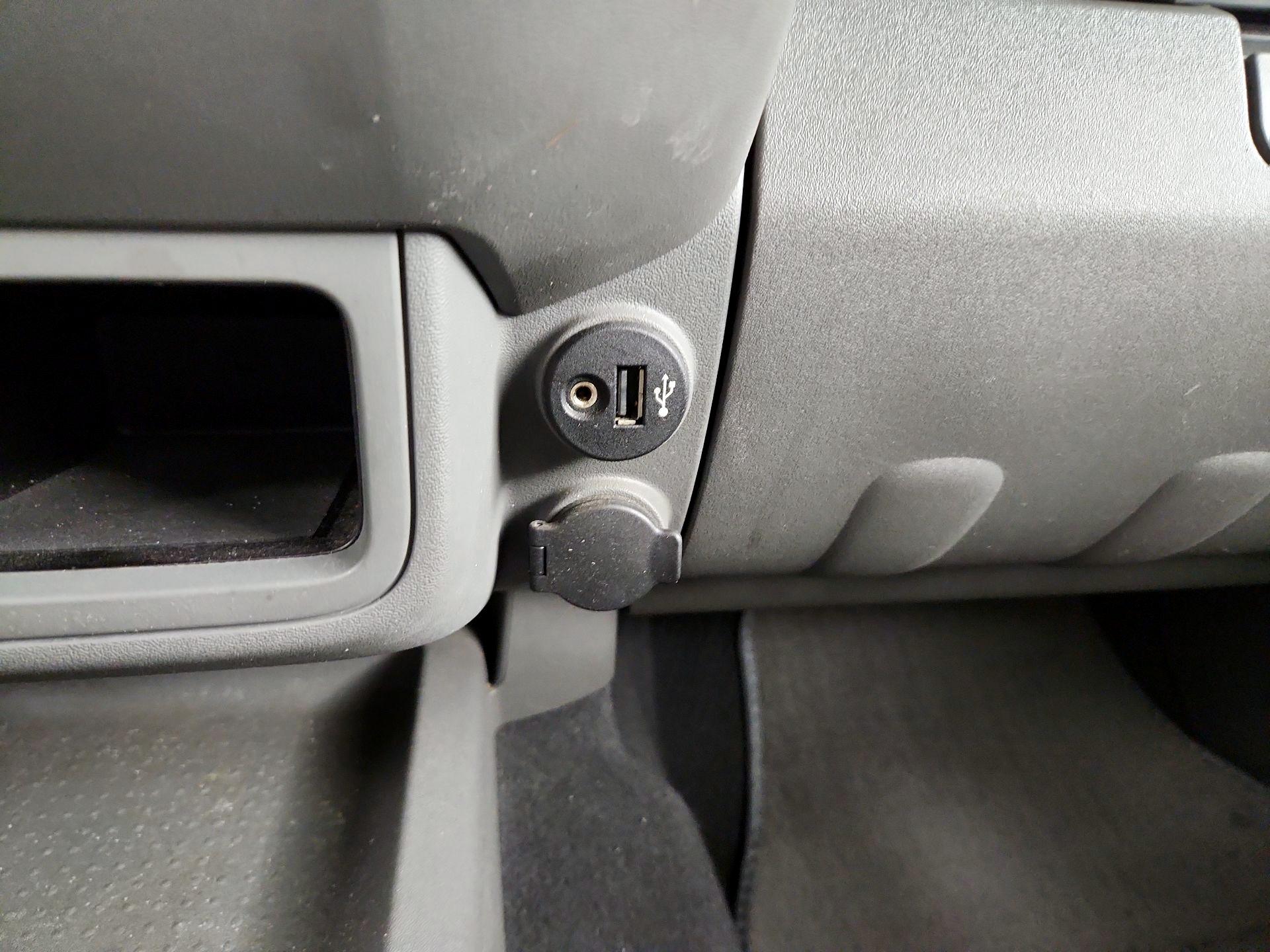 Thumbnail: 2019 Nissan Frontier - 16