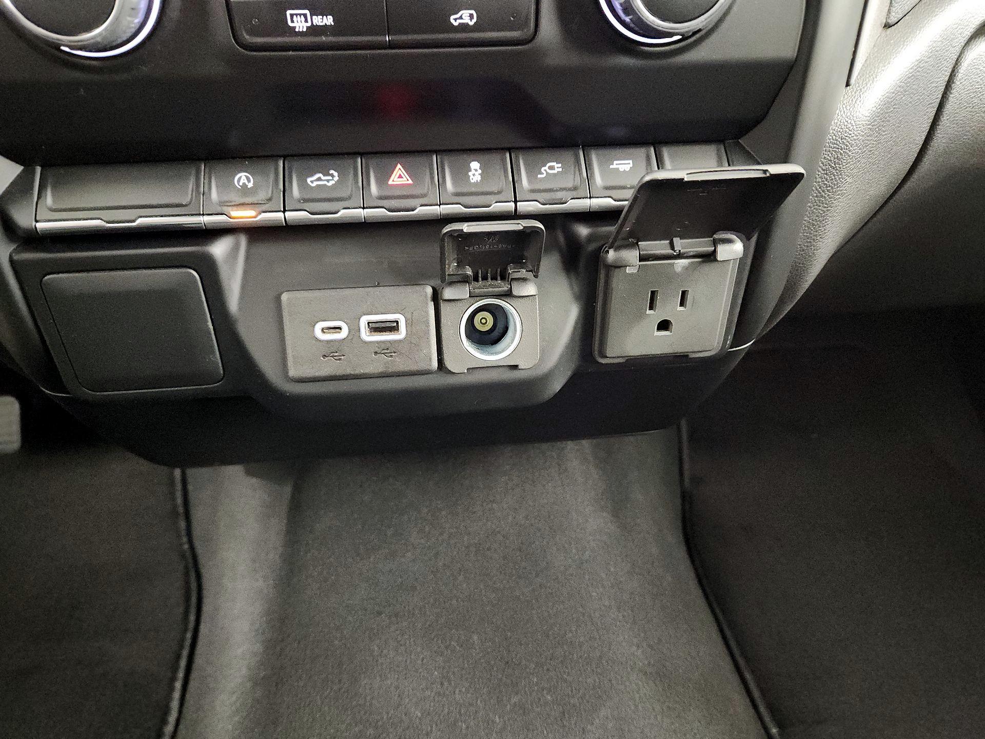 Thumbnail: 2022 Chevrolet Silverado 1500 - 16