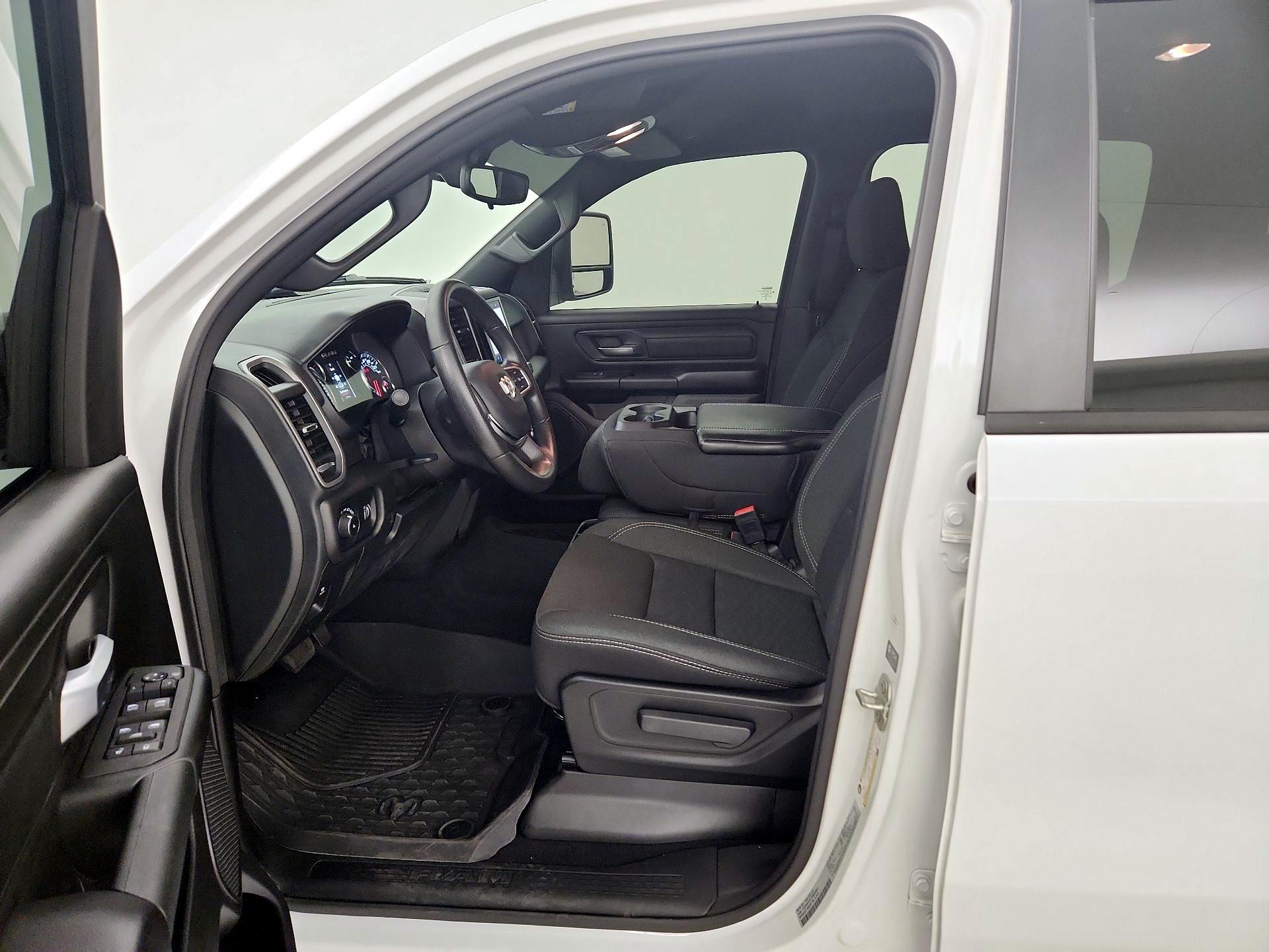 Thumbnail: 2025 RAM 1500 - 9