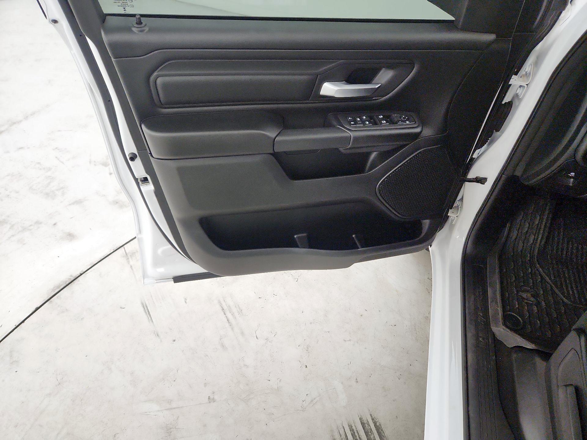 Thumbnail: 2025 RAM 1500 - 10