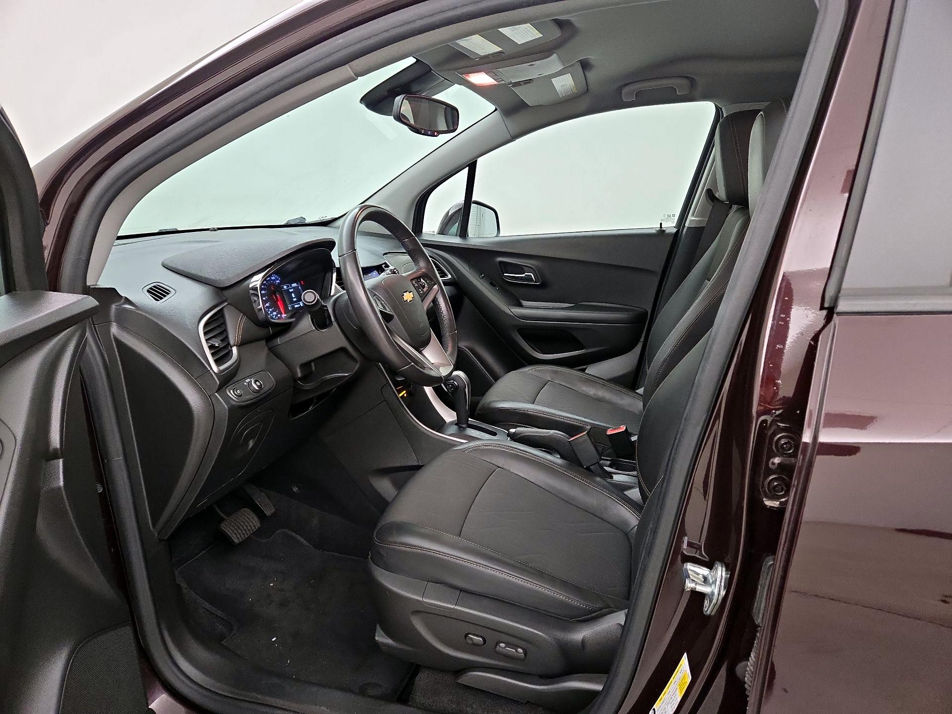 Thumbnail: 2022 Chevrolet Trax - 11