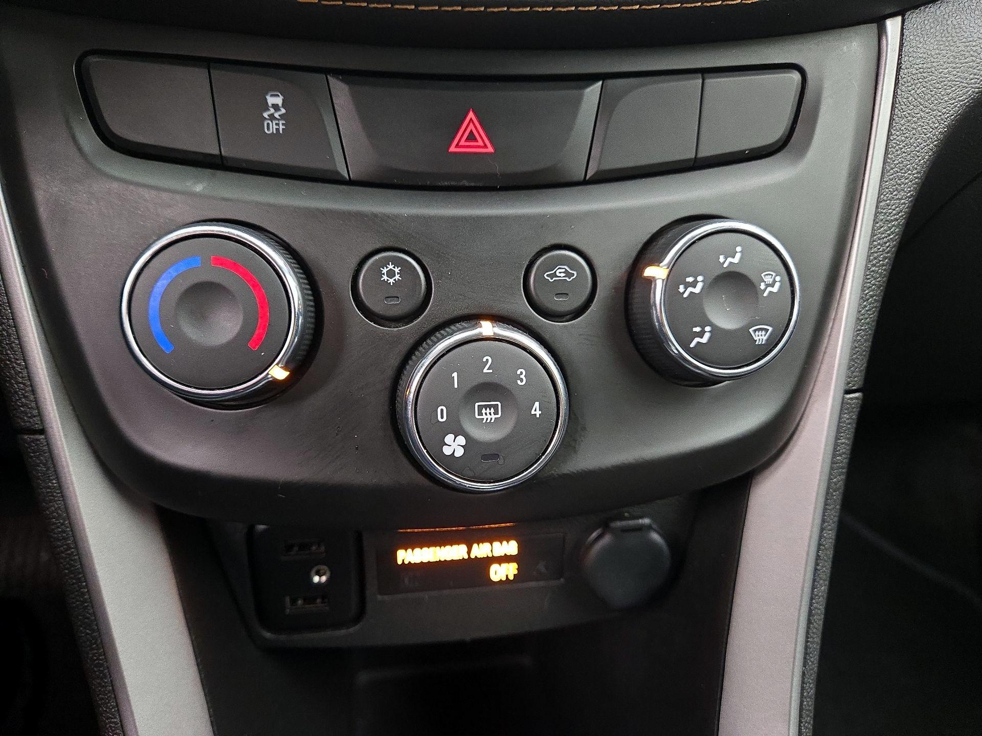 Thumbnail: 2022 Chevrolet Trax - 16