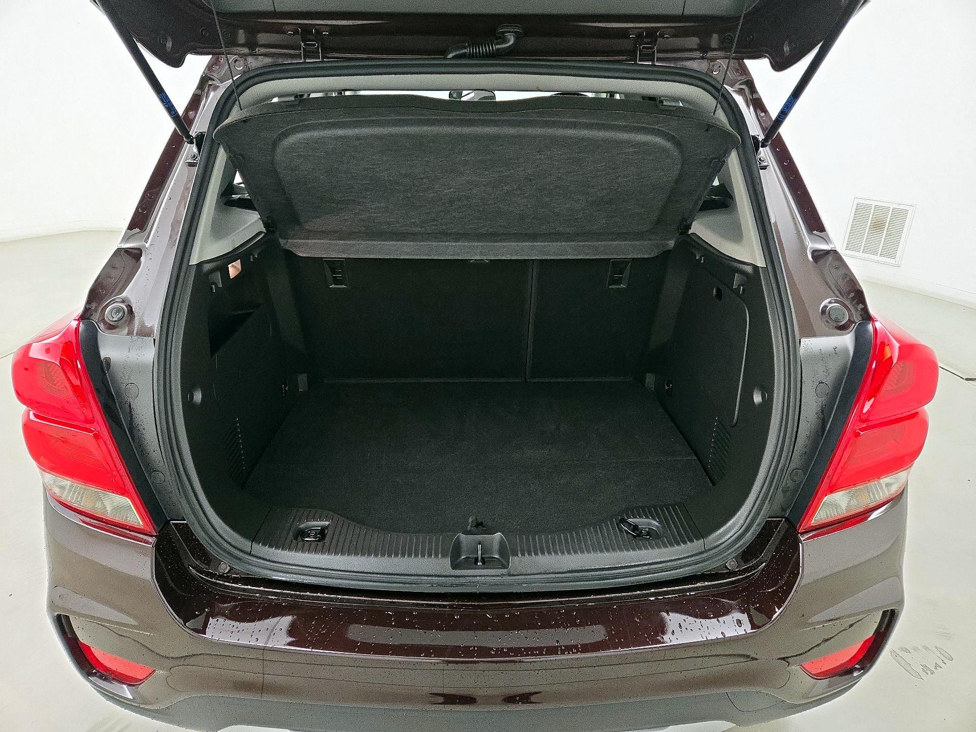 Thumbnail: 2022 Chevrolet Trax - 20