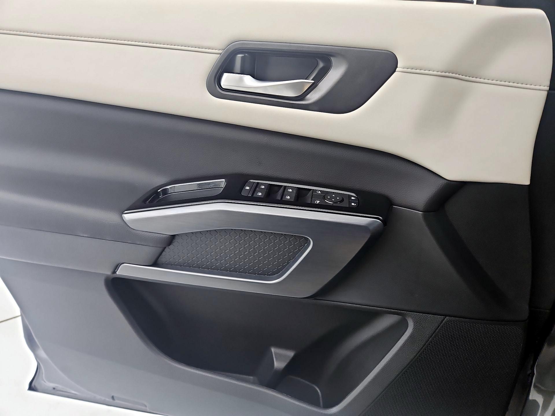 Thumbnail: 2025 Nissan Pathfinder - 12