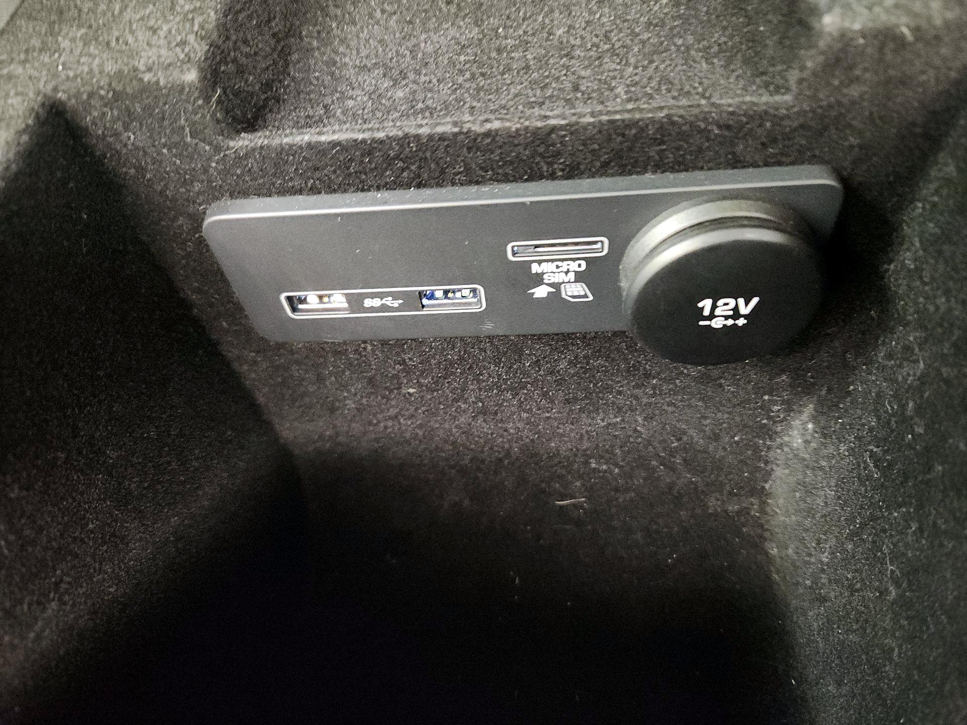 Thumbnail: 2020 Jaguar F-Pace - 17