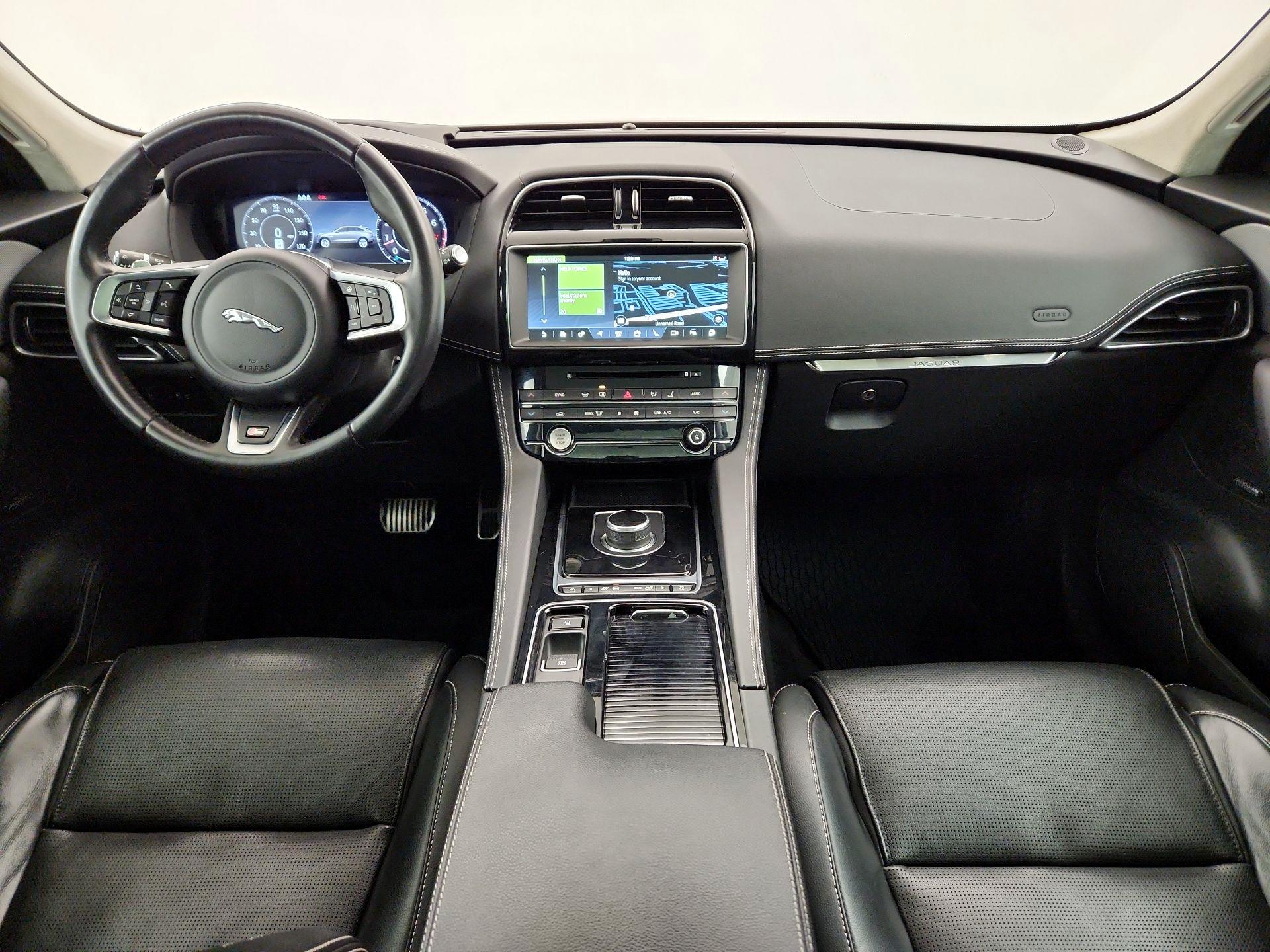 Thumbnail: 2020 Jaguar F-Pace - 8