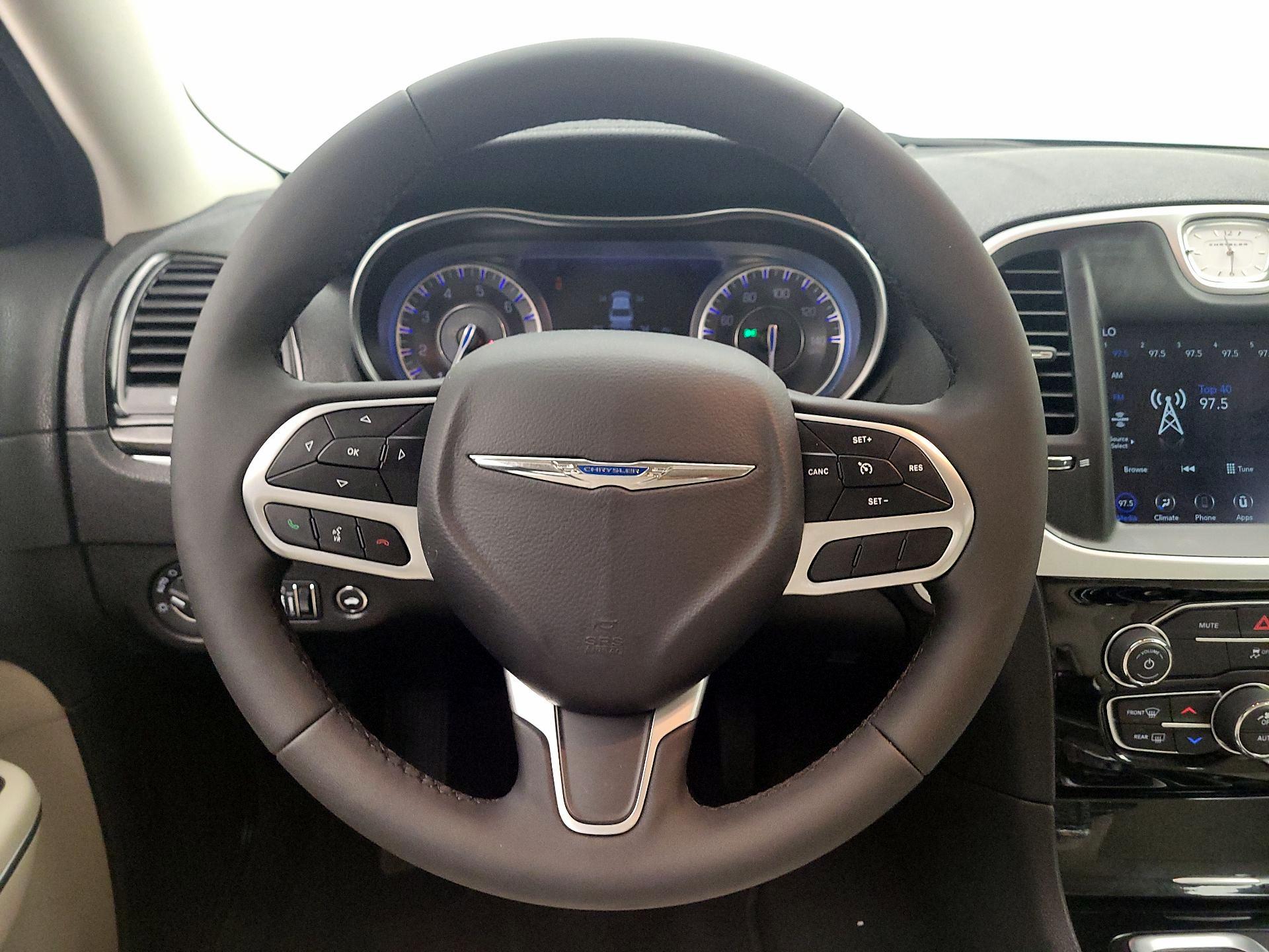 Thumbnail: 2023 Chrysler 300 - 10