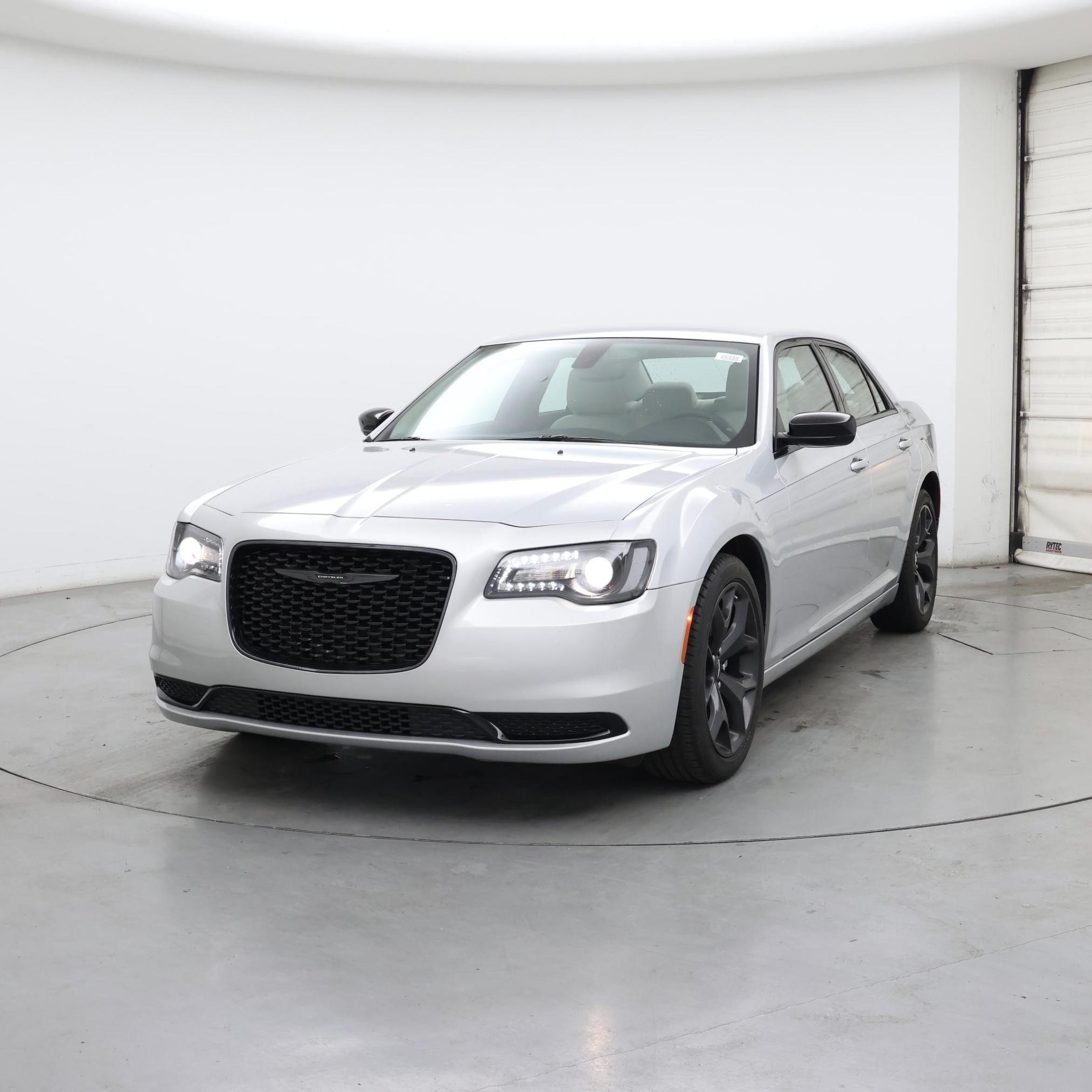Thumbnail: 2023 Chrysler 300 - 4