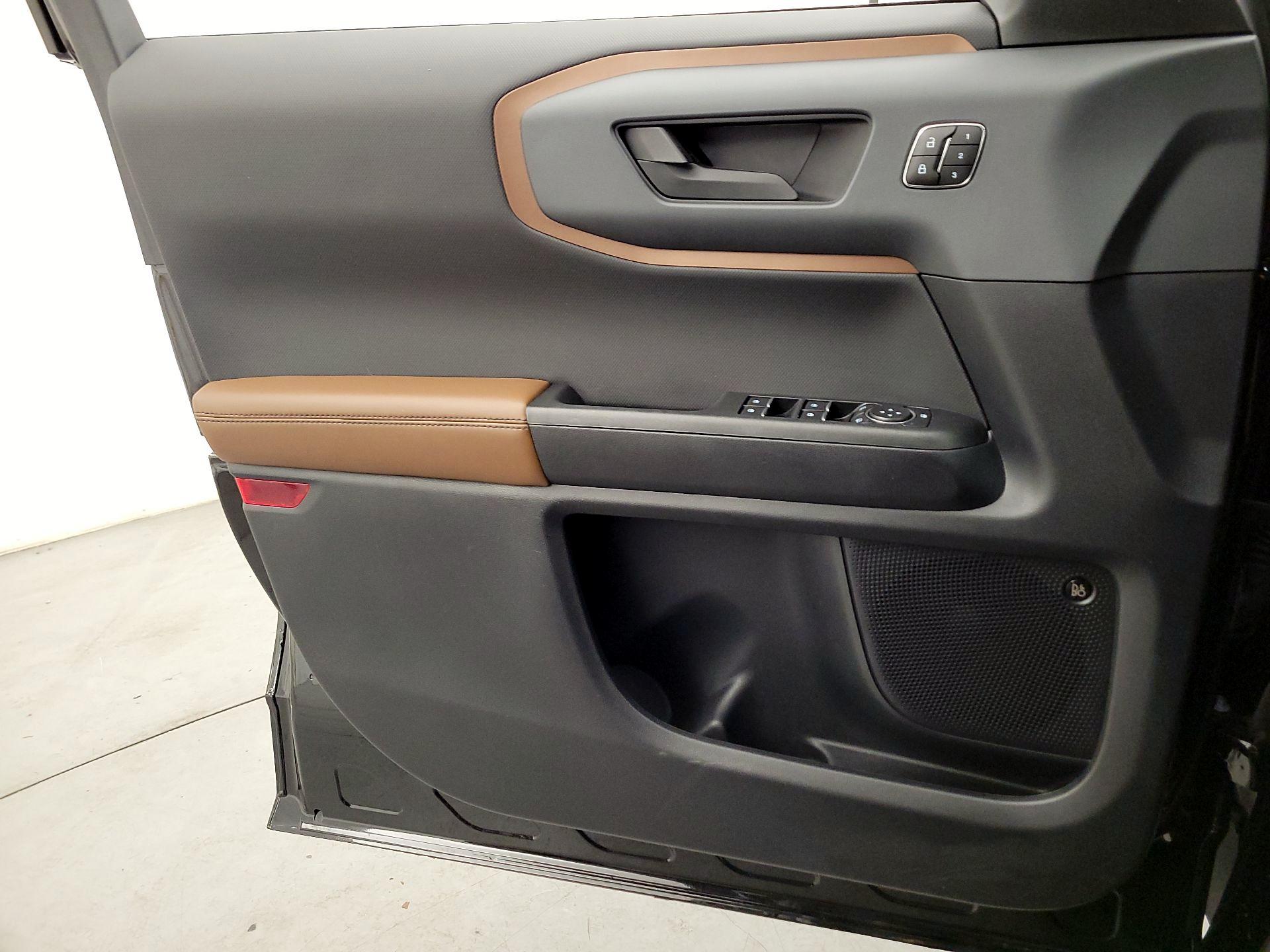 Thumbnail: 2023 Ford Bronco Sport - 12