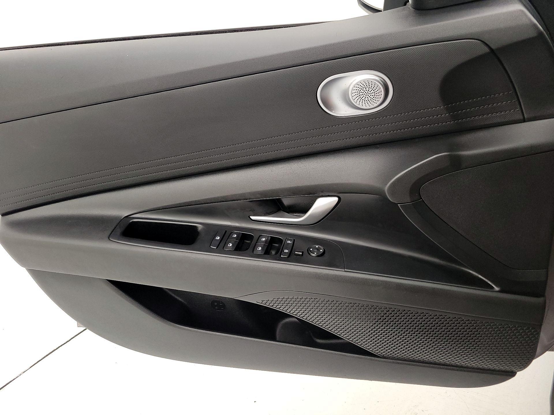 Thumbnail: 2023 Hyundai Elantra - 12