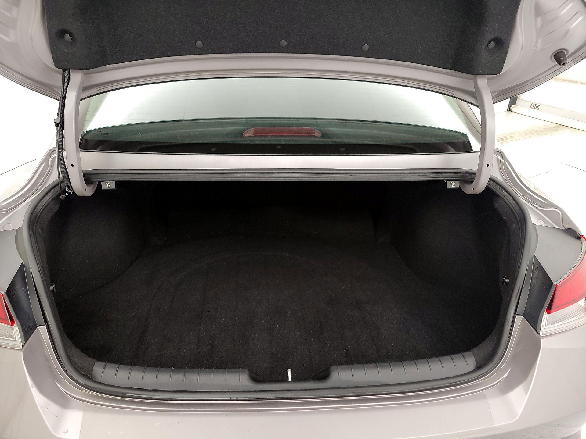 Thumbnail: 2023 Hyundai Elantra - 16