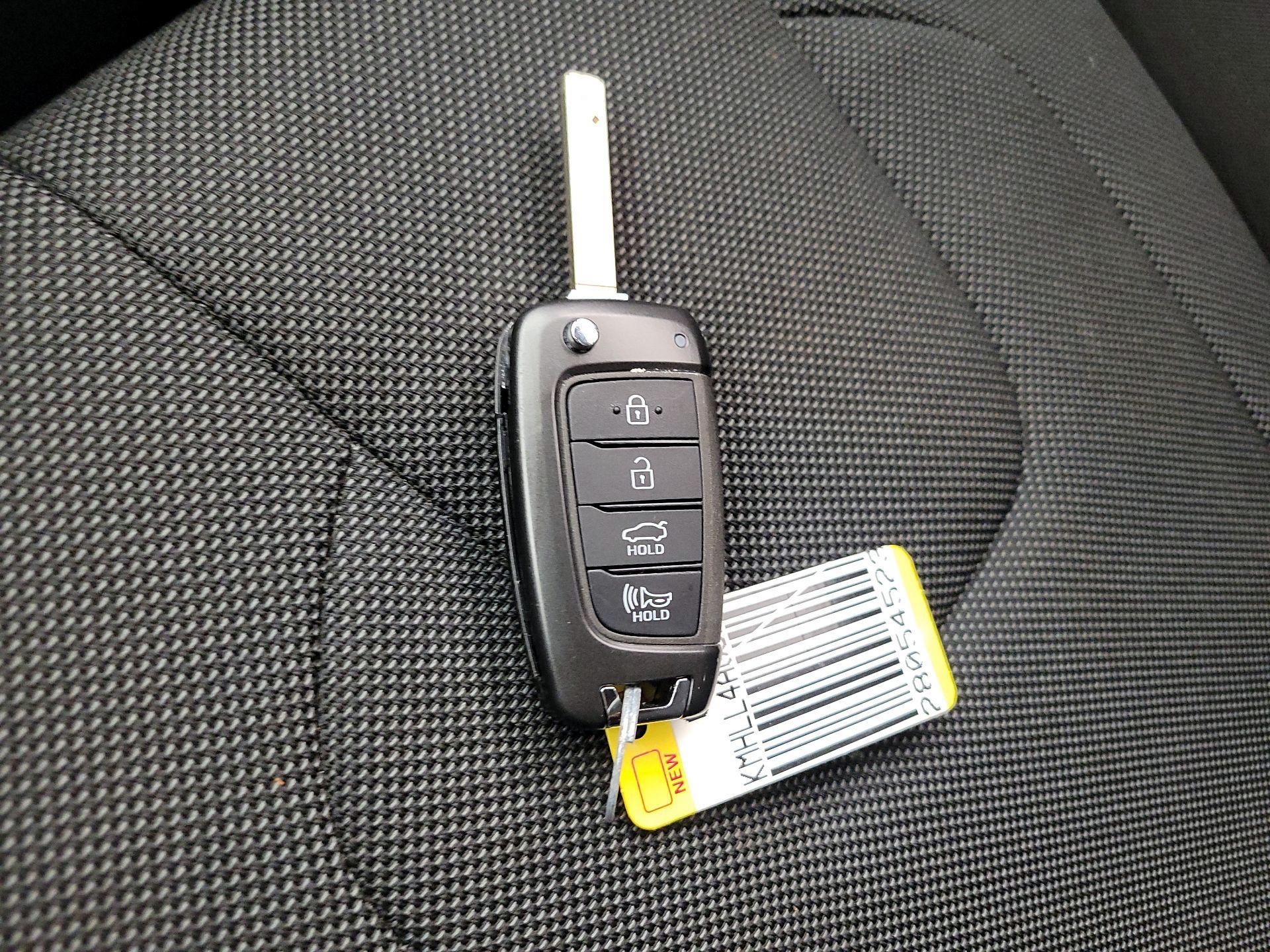 Thumbnail: 2023 Hyundai Elantra - 18