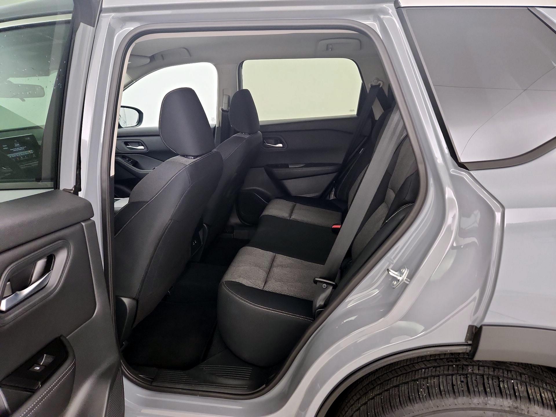 Thumbnail: 2026 Nissan Rogue - 17