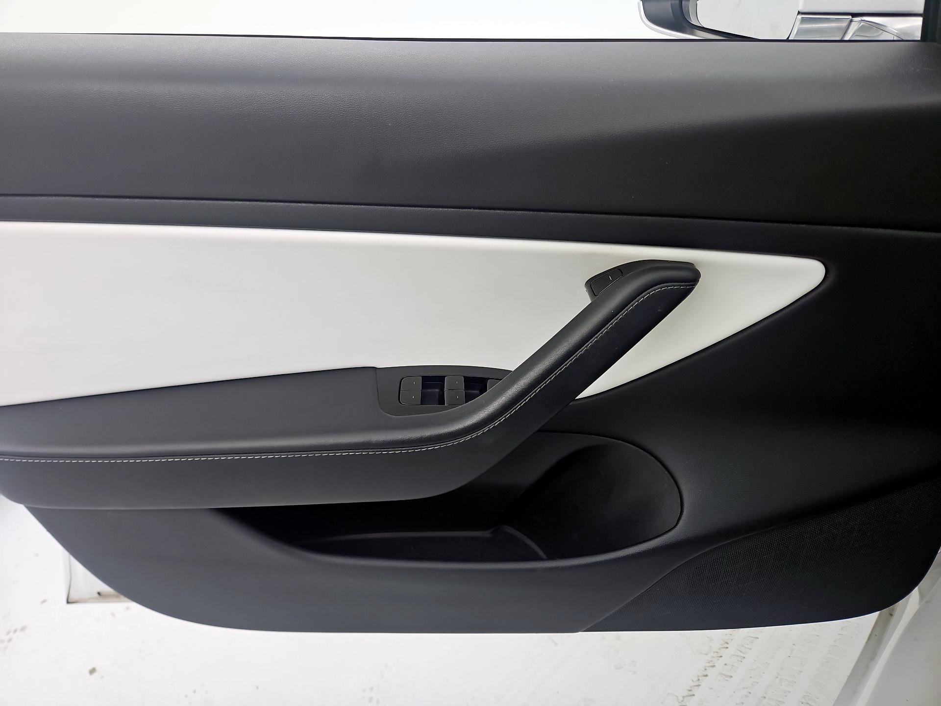 Thumbnail: 2020 Tesla Model 3 - 12