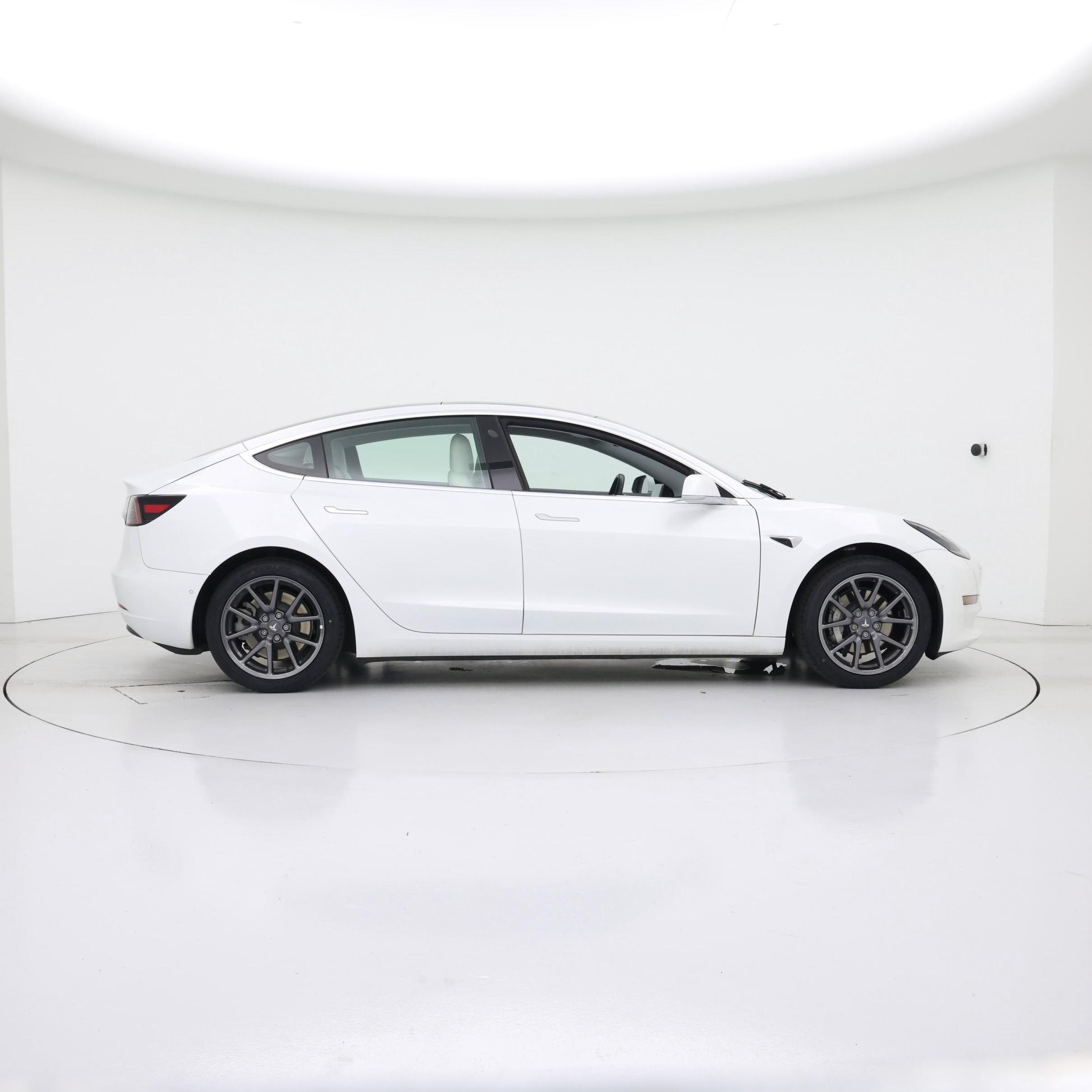 Thumbnail: 2020 Tesla Model 3 - 7