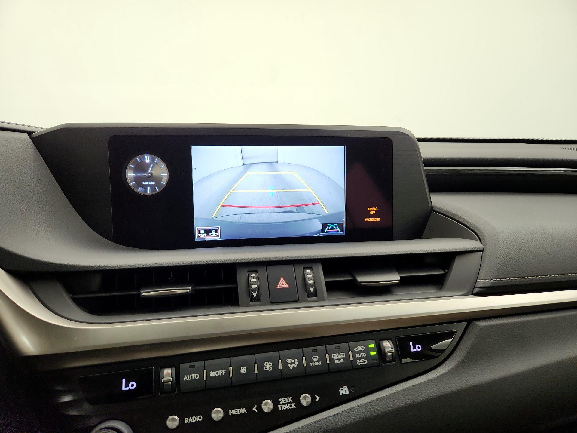 Thumbnail: 2019 Lexus ES - 12