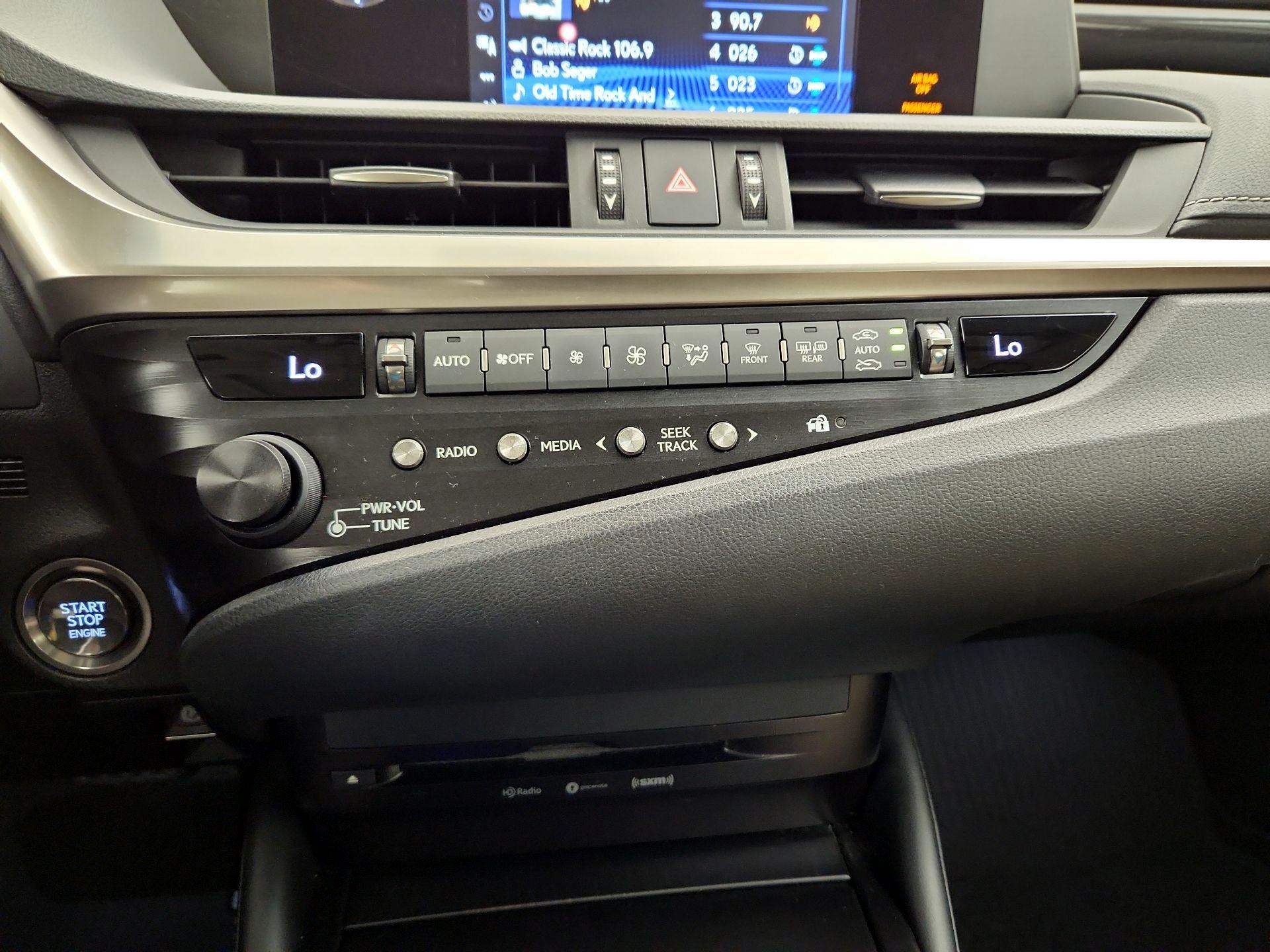 Thumbnail: 2019 Lexus ES - 14