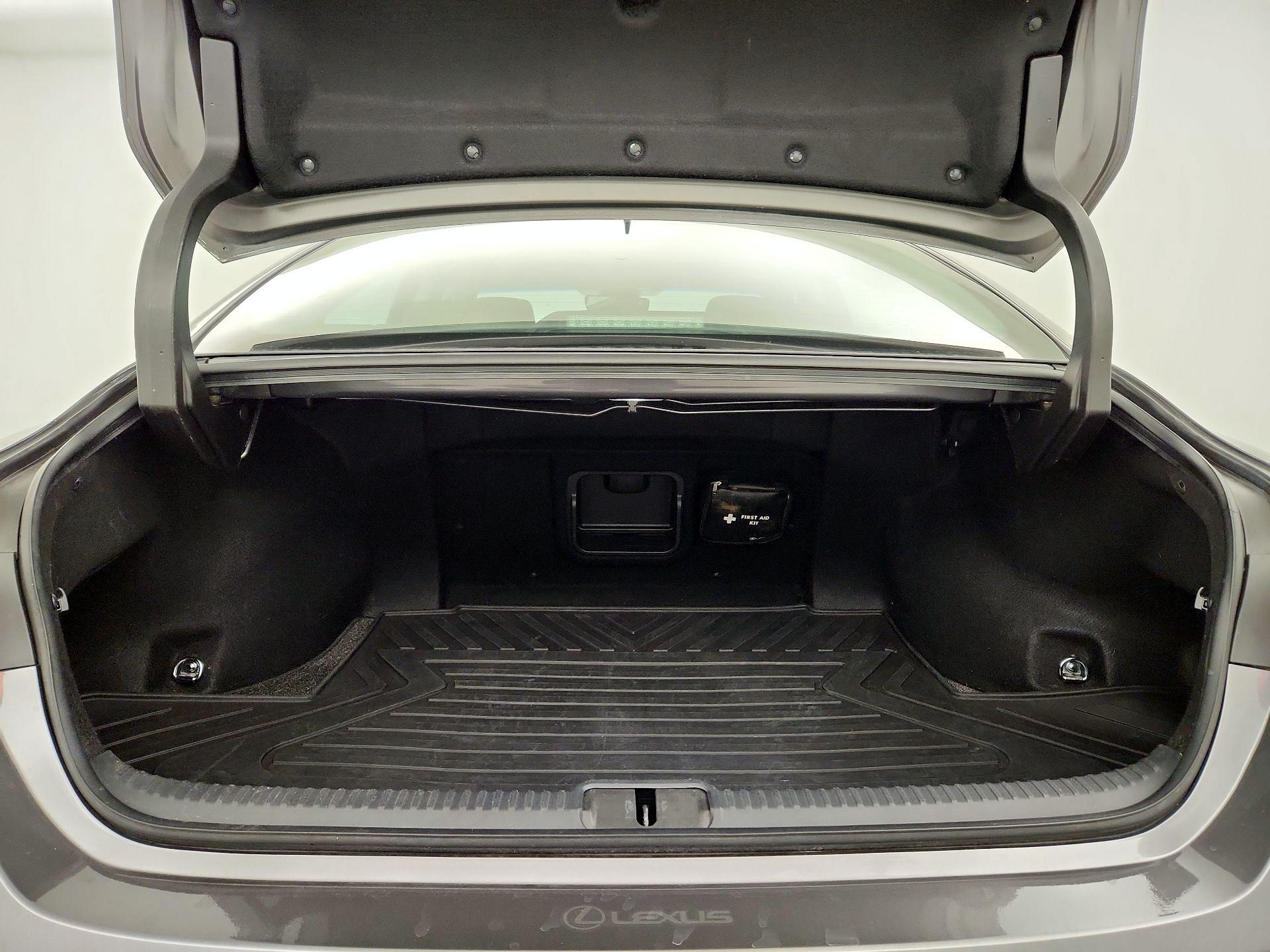 Thumbnail: 2019 Lexus ES - 19