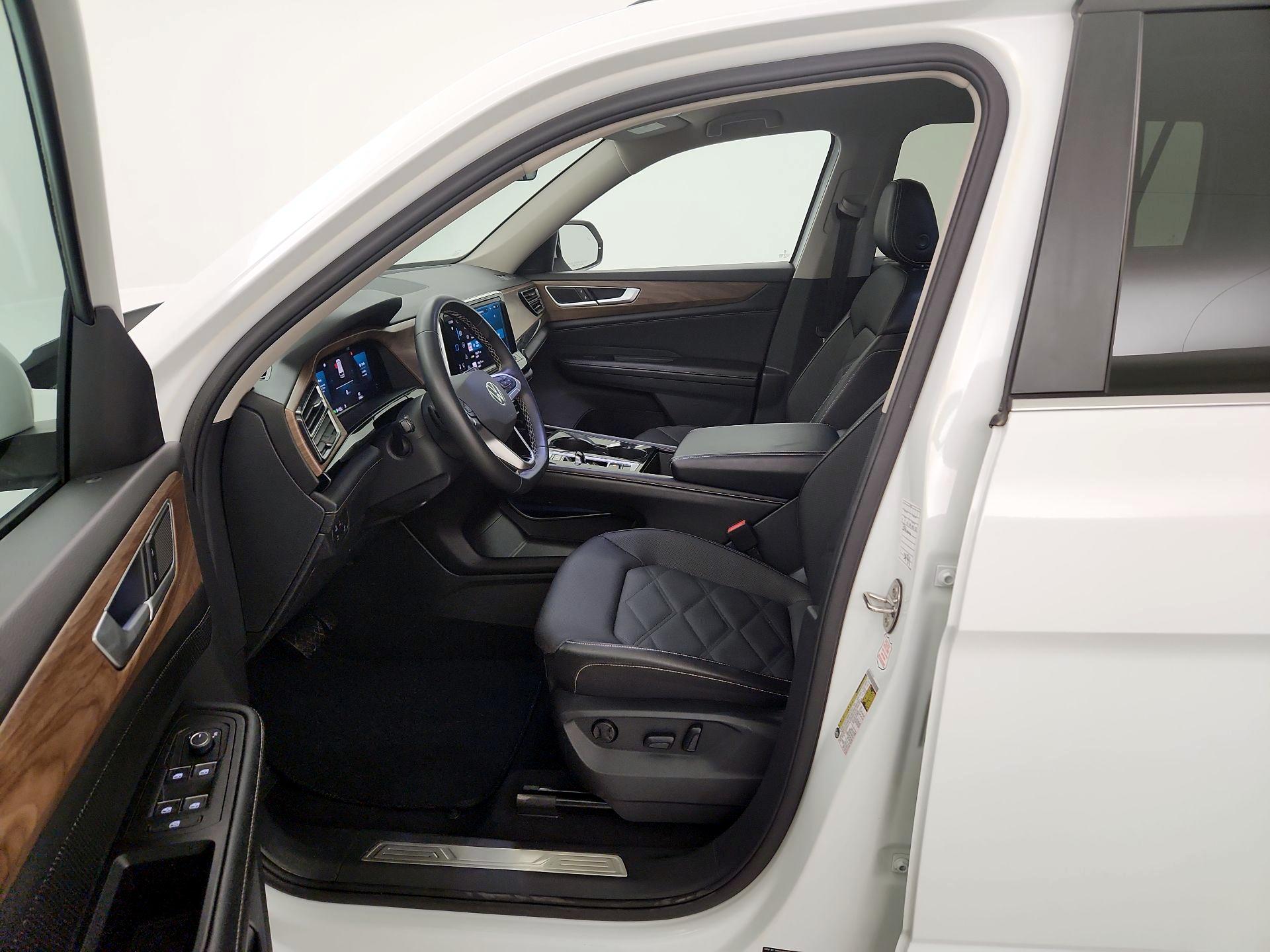 Thumbnail: 2024 Volkswagen Atlas - 9