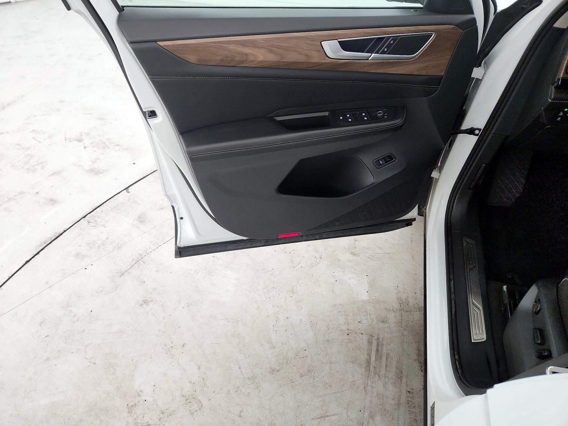 Thumbnail: 2024 Volkswagen Atlas - 10