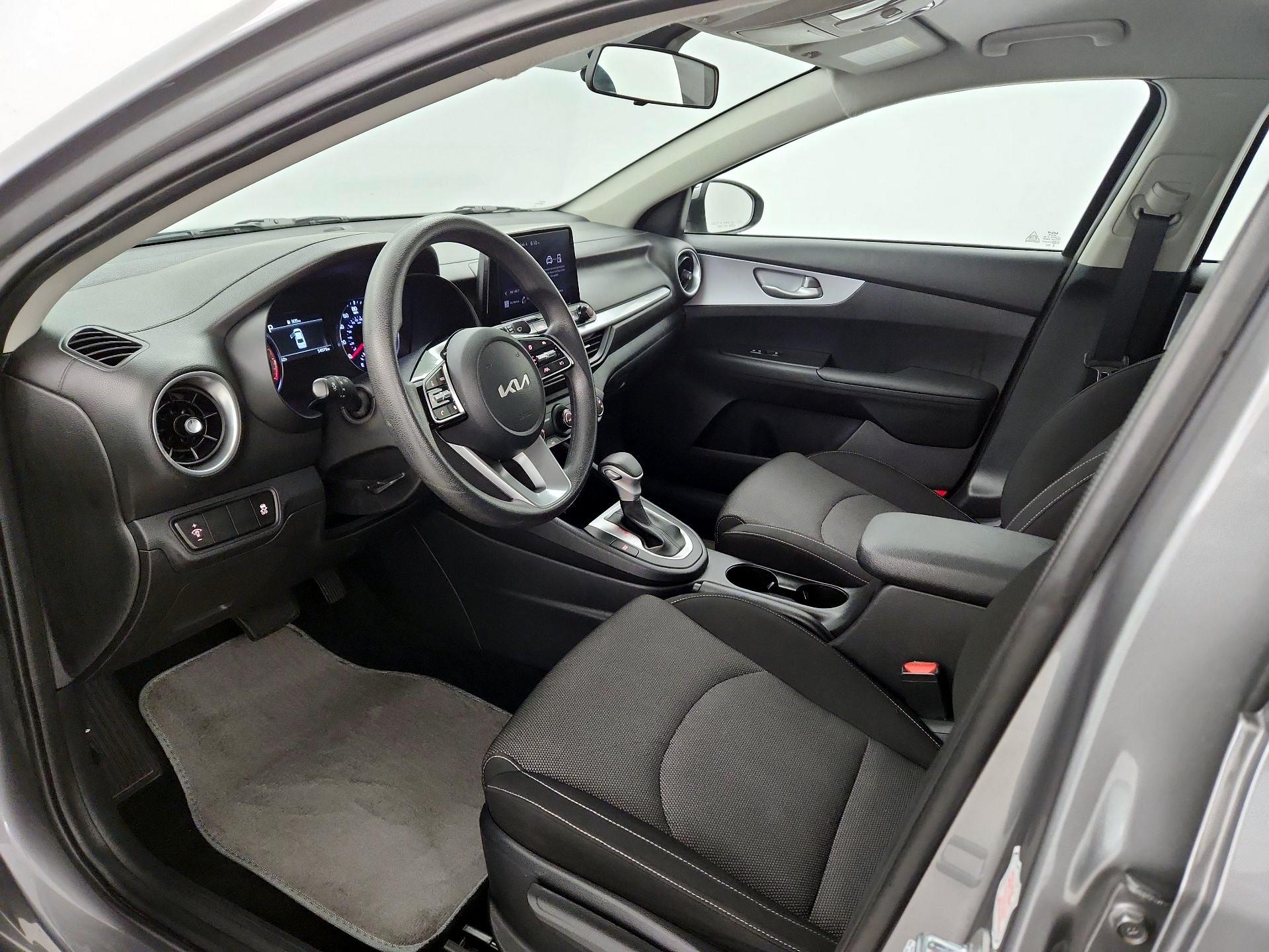 Thumbnail: 2024 Kia Forte - 9