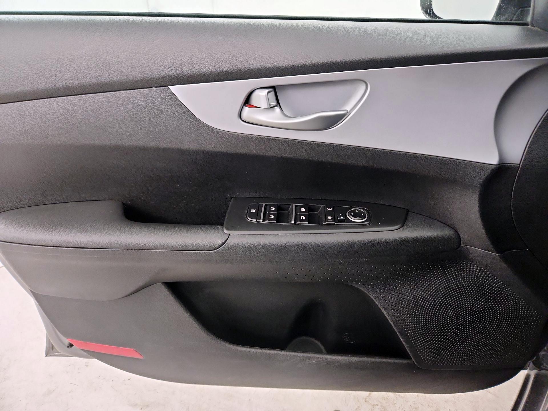 Thumbnail: 2024 Kia Forte - 10