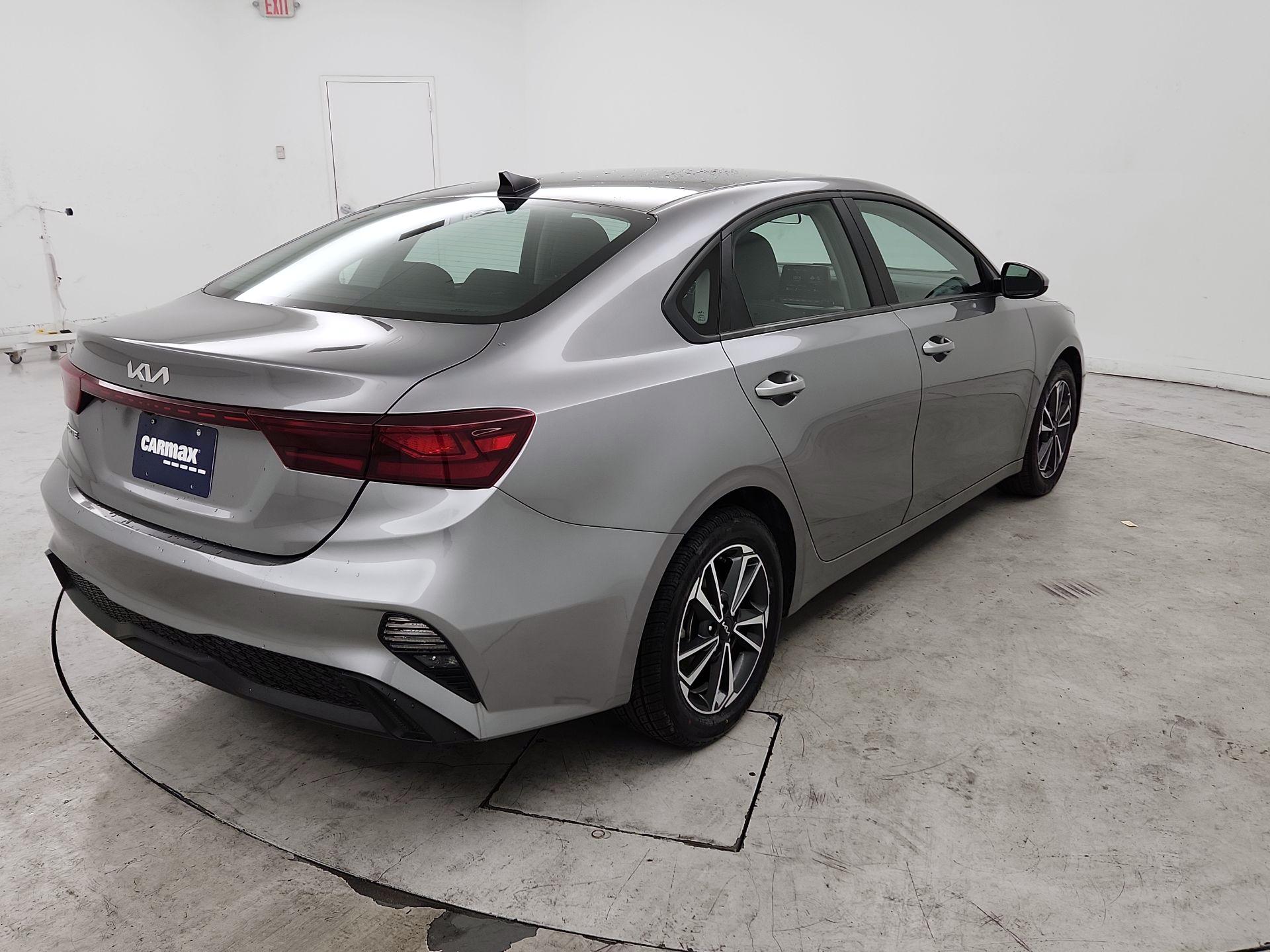 Thumbnail: 2024 Kia Forte - 5