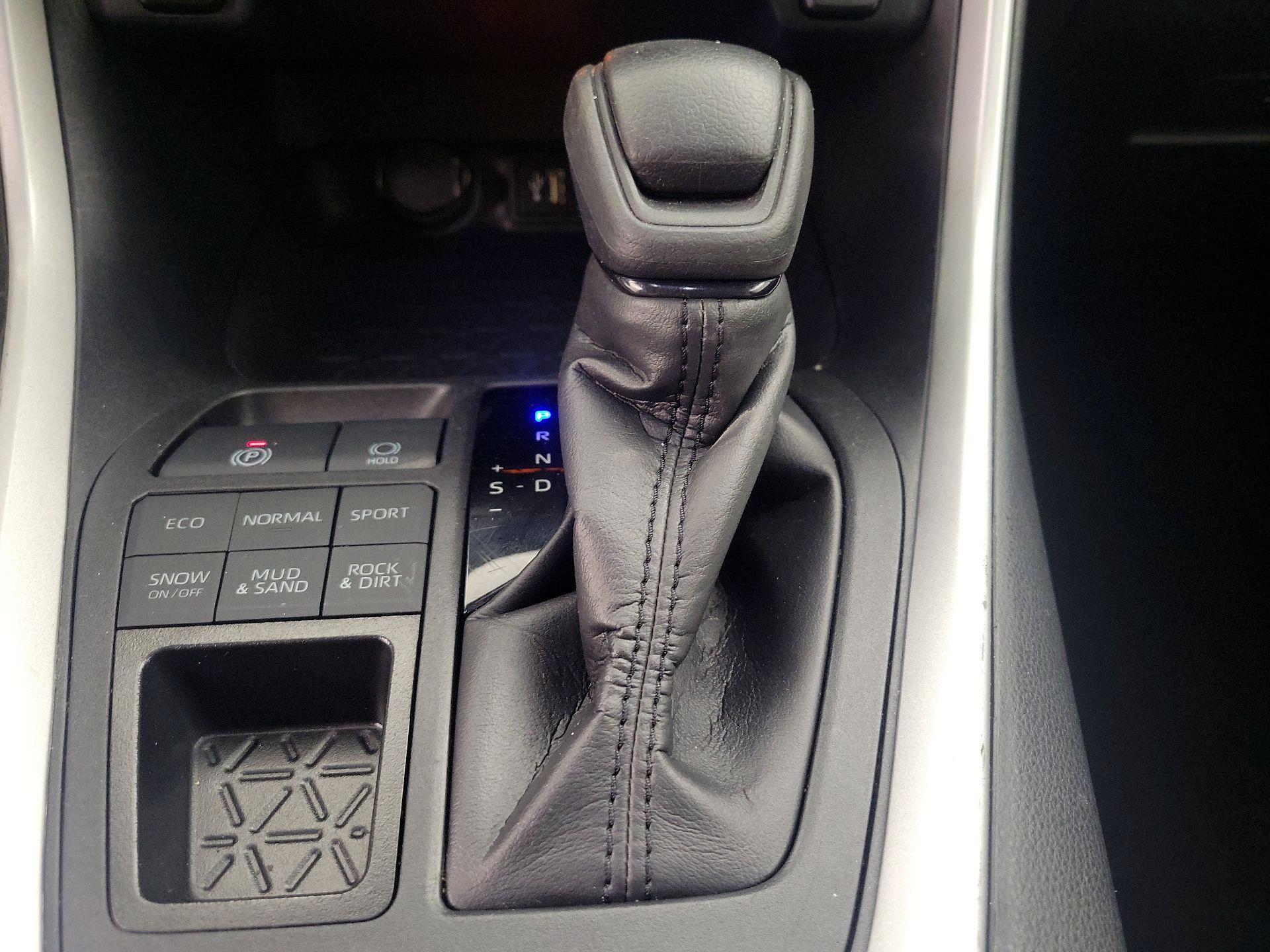 Thumbnail: 2024 Toyota RAV4 - 18