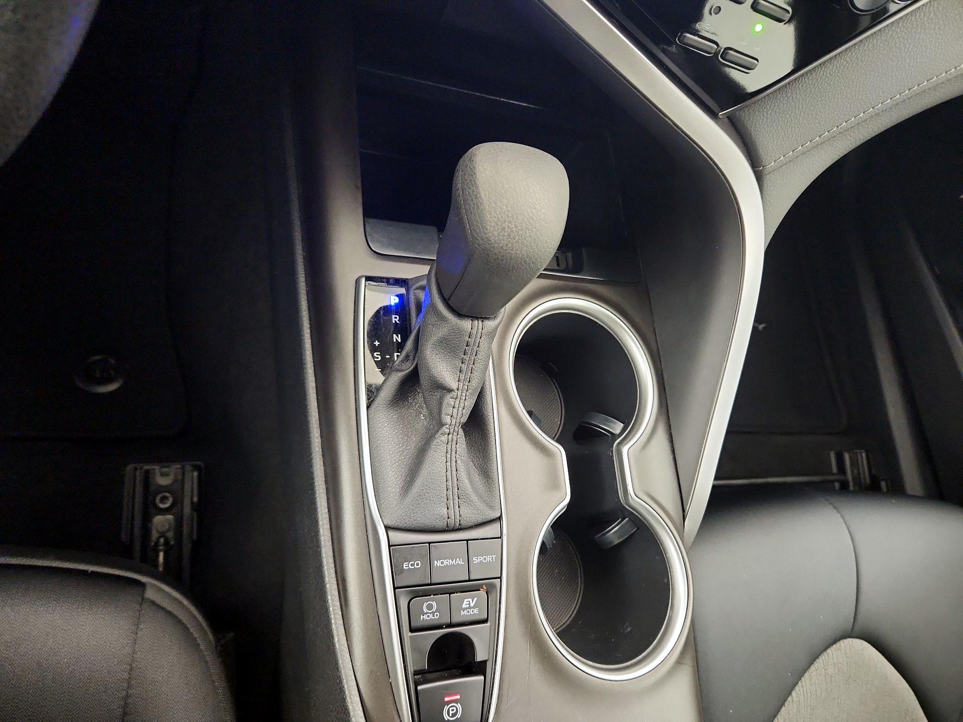 Thumbnail: 2022 Toyota Camry - 15