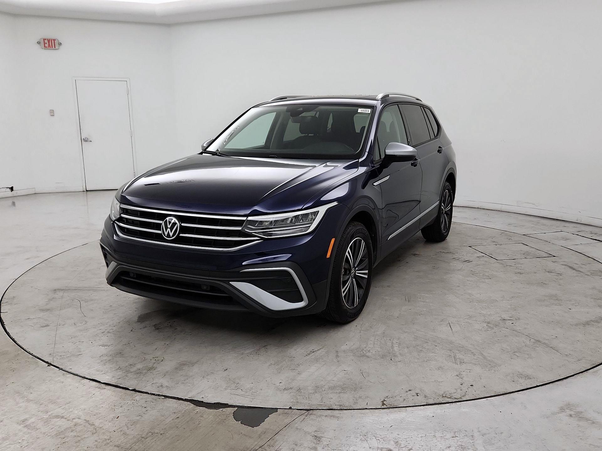 Thumbnail: 2024 Volkswagen Tiguan - 3