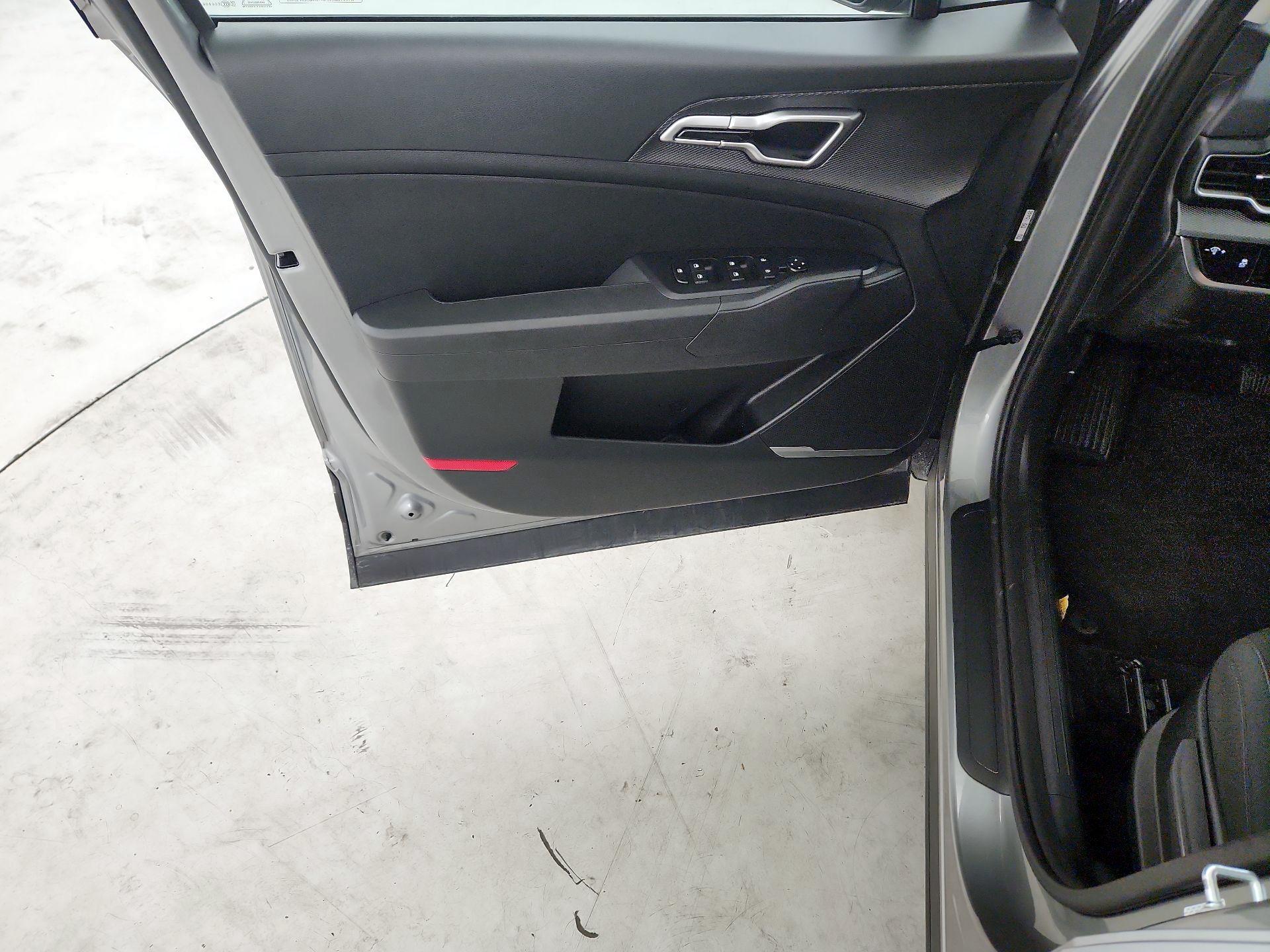 Thumbnail: 2024 Kia Sportage - 10