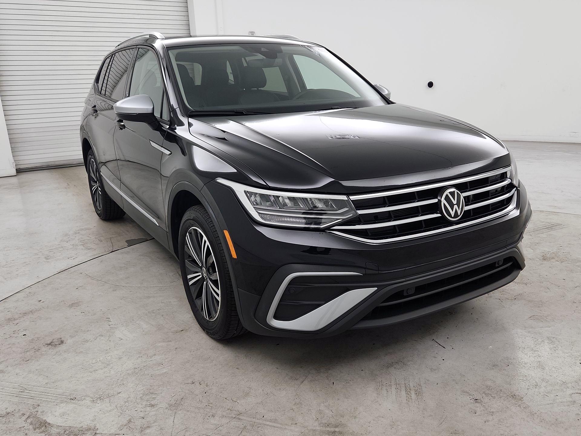 Thumbnail: 2024 Volkswagen Tiguan - 1