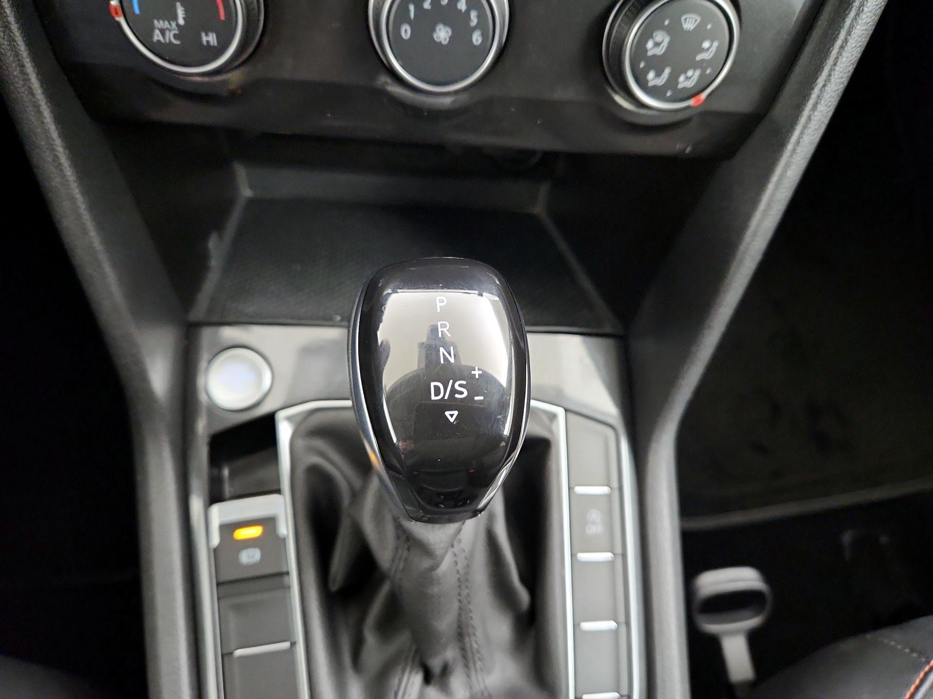 Thumbnail: 2024 Volkswagen Tiguan - 15